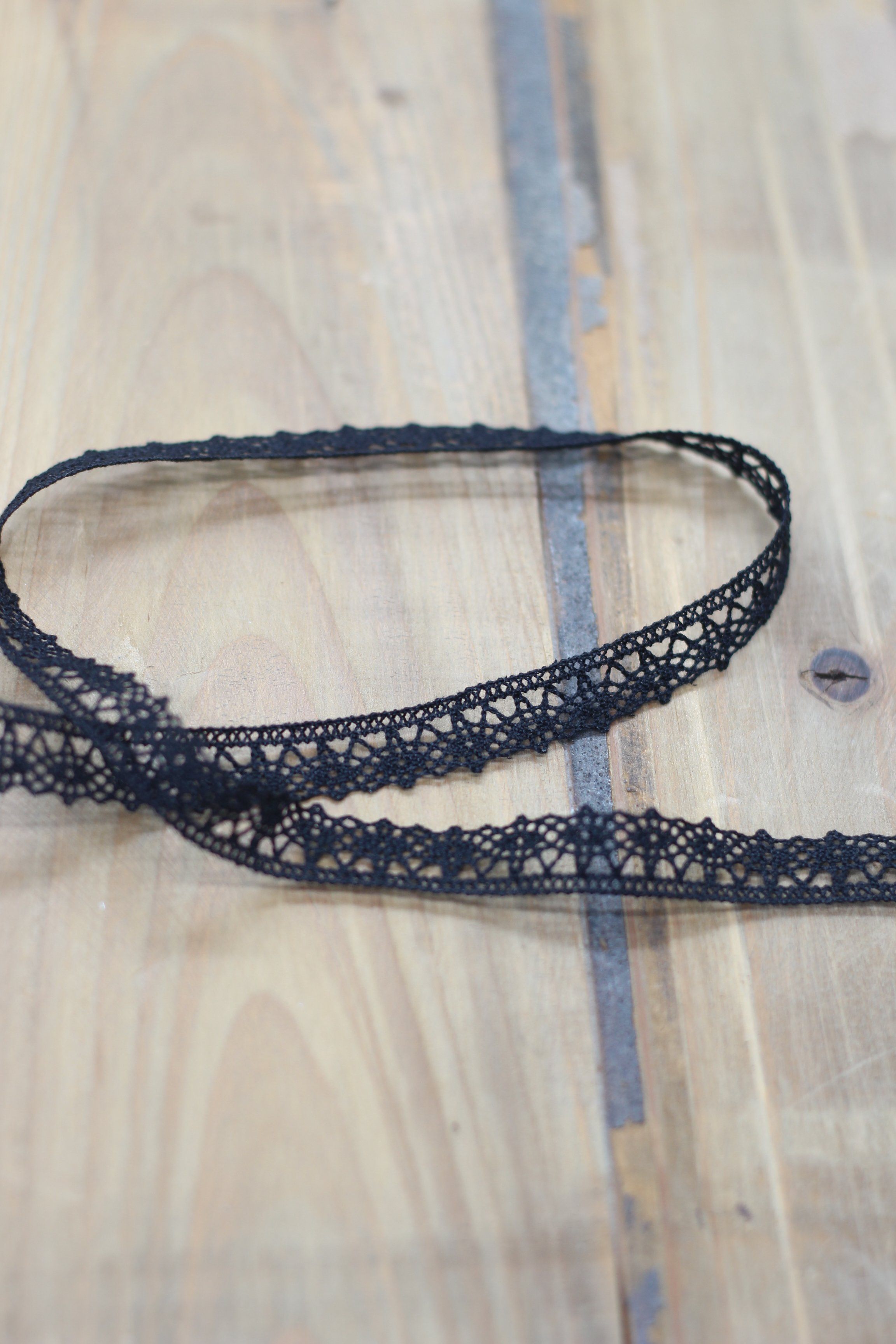 Ruban dentelle/Broderie Noir 12mm (vendu x10cm) Mercerie Sélection Gaspard & Léonie | Gaspard et Léonie Tissus Mercerie Toulouse