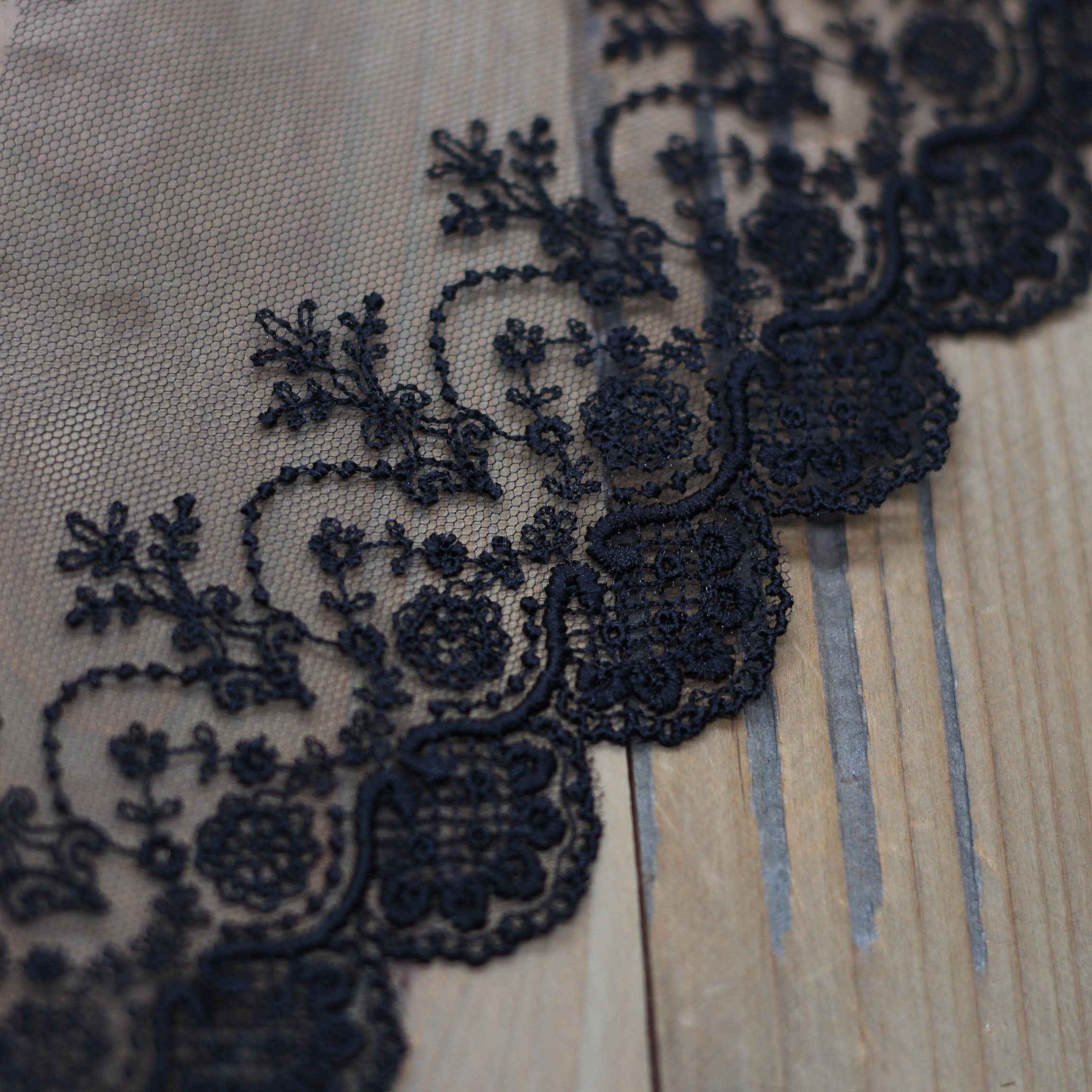 Ruban tulle dentelle/Broderie noir 95mm (vendu x10cm) Mercerie Sélection Gaspard & Léonie | Gaspard et Léonie Tissus Mercerie Toulouse