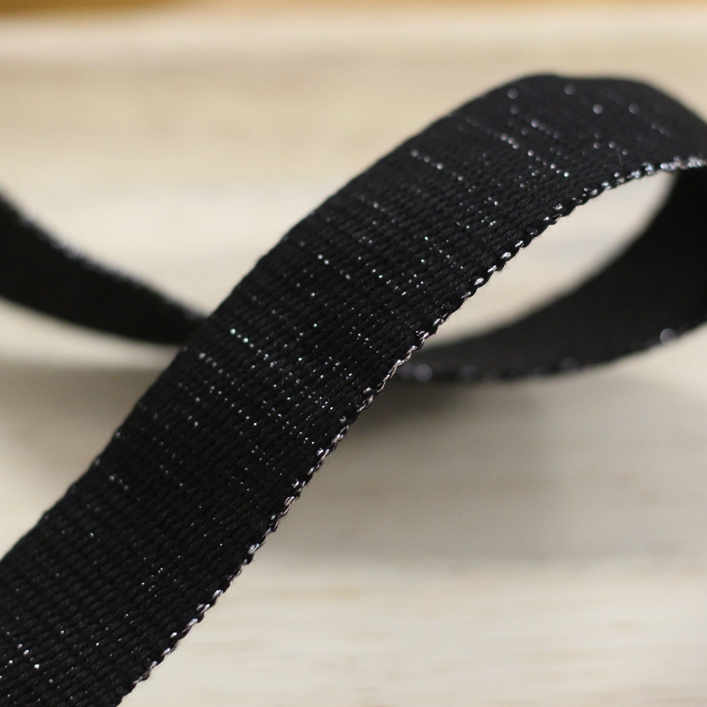 Sangle Métallisée Noir/Argent (Vendu x10cm) Mercerie Sélection Gaspard & Léonie | Gaspard et Léonie Tissus Mercerie Toulouse