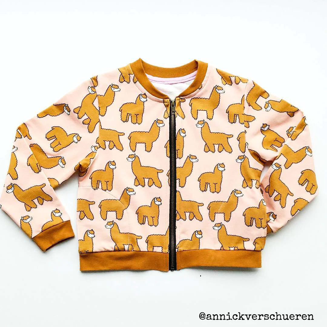 Sweat Bomber JULES - patron de couture pochette - IKATEE Patron de couture Ikatee | Gaspard et Léonie Tissus en ligne et Mercerie à Toulouse