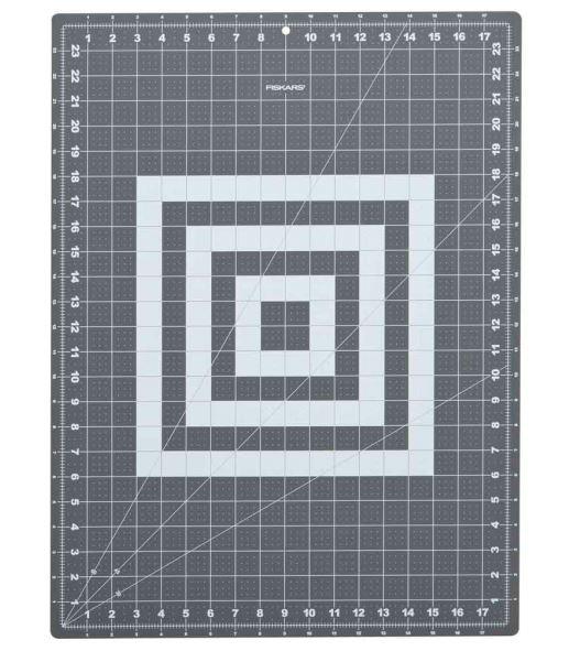 Tapis de découpe A2 45x60cm FISKARS - L'atelier de Gaspard et Léonie
