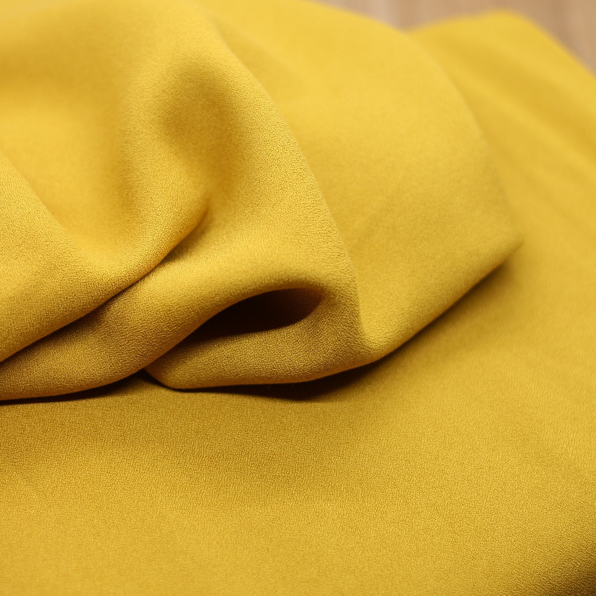 Tissu Crêpe de viscose - Jaune Ochre - VIKKI (Vendu x10cm) Tissus Sélection _FIBRE MOOD | Gaspard et Léonie Tissus Mercerie Toulouse