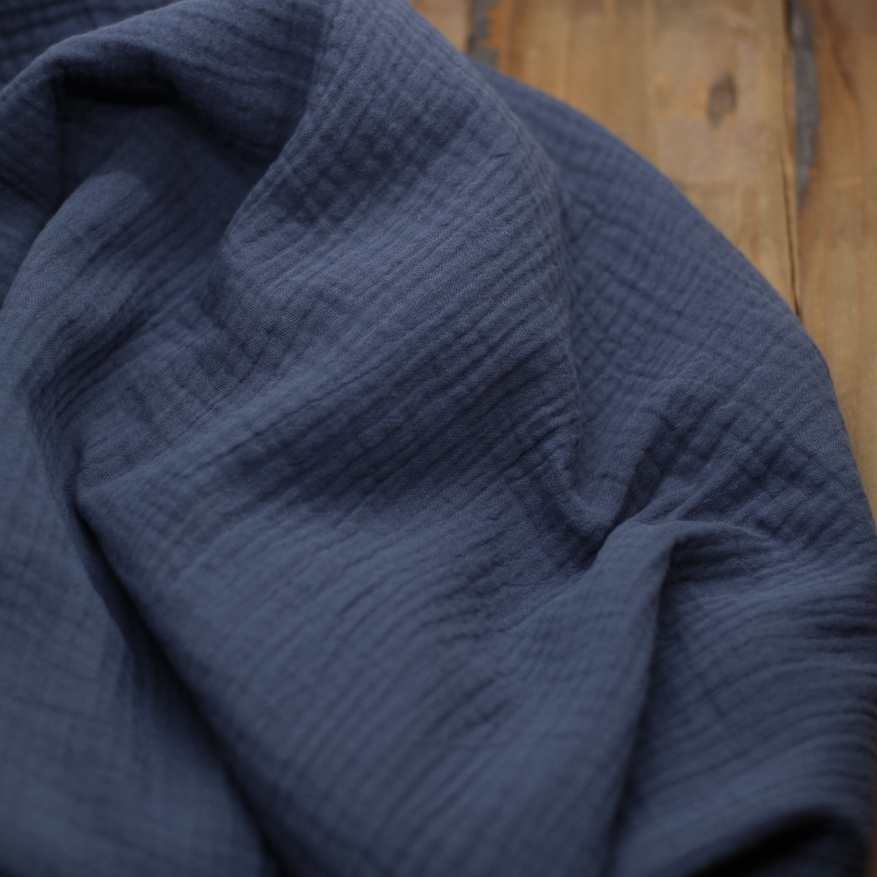 Tissu Double gaze de coton - Bleu Jean (Vendu x10cm) Tissus Sélection Gaspard & Léonie | Gaspard et Léonie Tissus en ligne et Mercerie à Toulouse