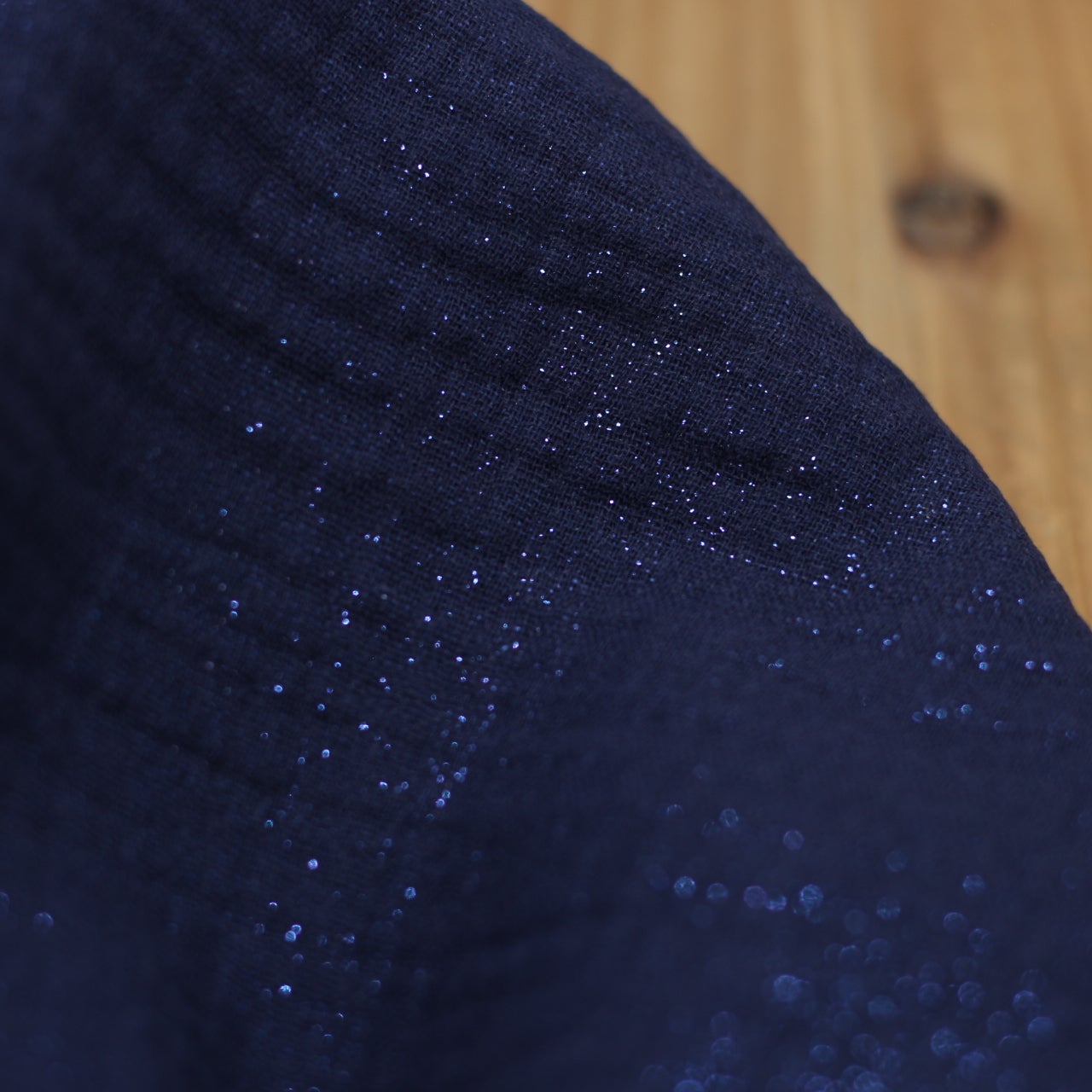 Tissu double gaze de coton - Bleu marine pailleté bleu (Vendu x10cm) Tissus Sélection Gaspard & Léonie | Gaspard et Léonie Tissus en ligne et Mercerie à Toulouse