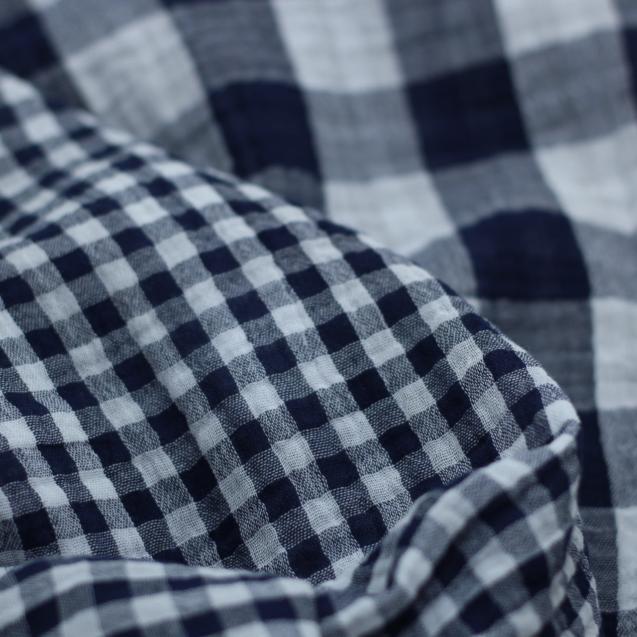 Tissu double Gaze de coton Réversible - Carreaux Vichy - Marine (Vendu x10cm) Tissus Sélection Gaspard & Léonie | Gaspard et Léonie Tissus en ligne et Mercerie à Toulouse