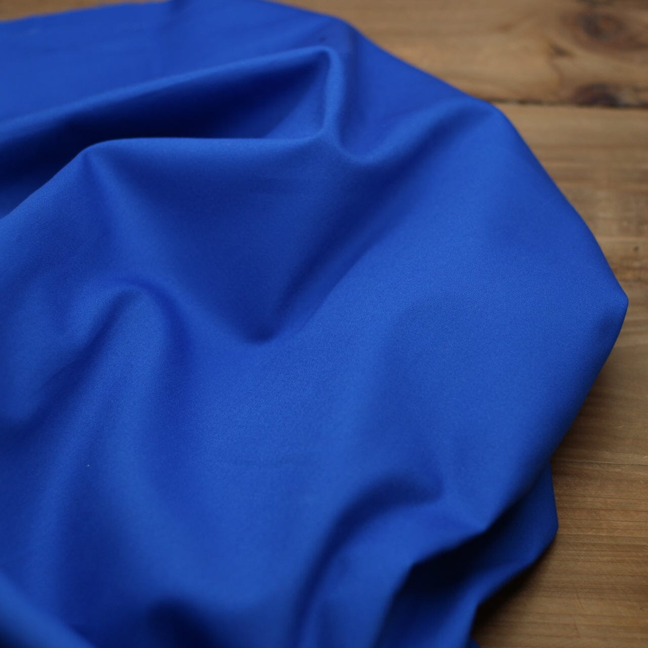 Tissu Gabardine de coton unie Stretch - Bleu royal (Vendu par 10cm) Tissus Sélection Gaspard & Léonie | Gaspard et Léonie Tissus en ligne et Mercerie à Toulouse