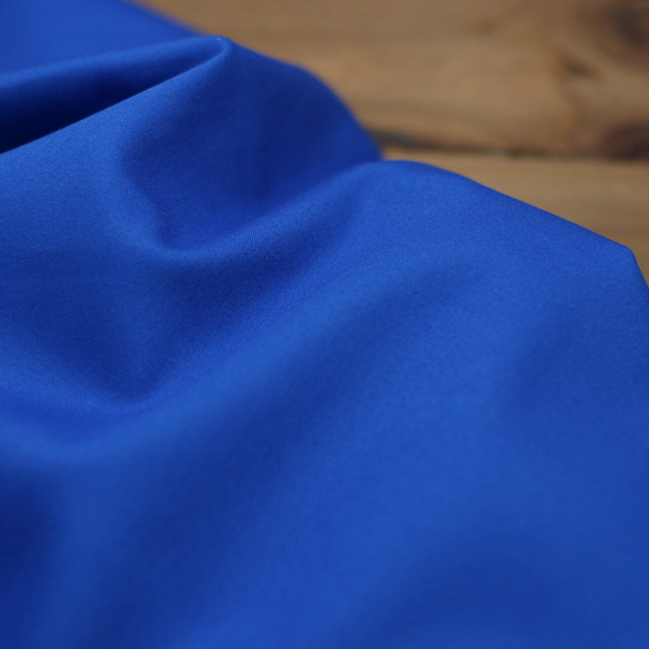 Tissu Gabardine de coton unie Stretch - Bleu royal (Vendu par 10cm) Tissus Sélection Gaspard & Léonie | Gaspard et Léonie Tissus en ligne et Mercerie à Toulouse