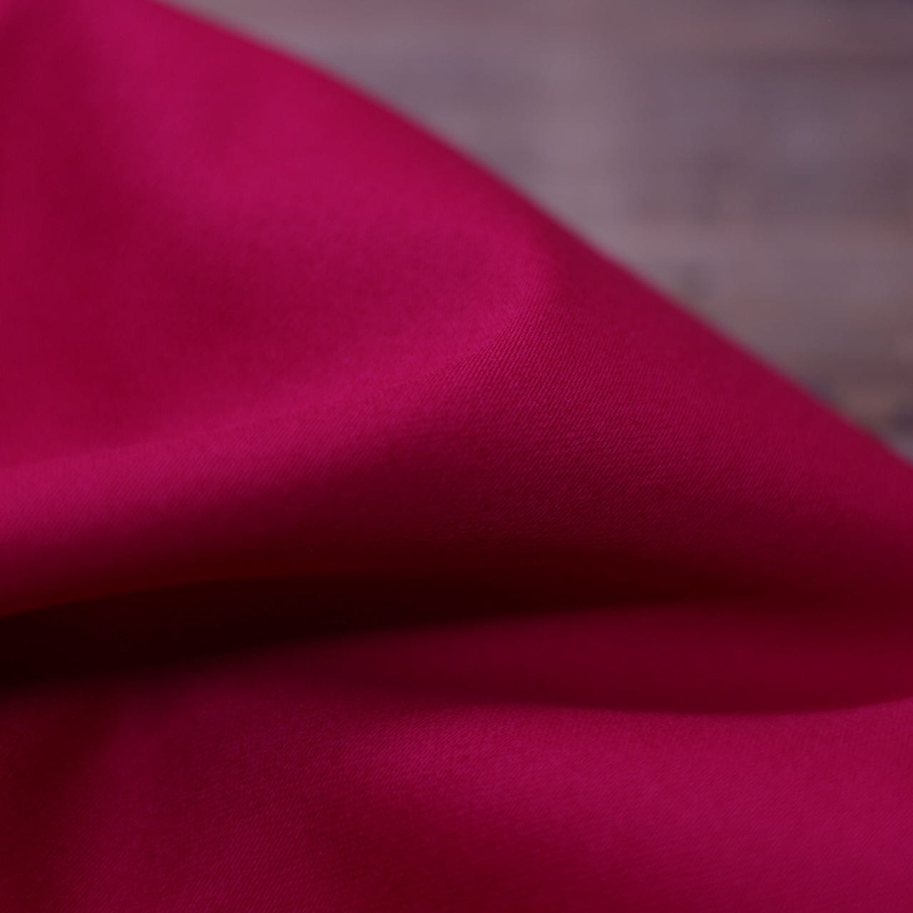 Tissu Gabardine de coton unie Stretch - Framboise (Vendu par 10cm) Tissus Sélection Gaspard & Léonie | Gaspard et Léonie Tissus en ligne et Mercerie à Toulouse