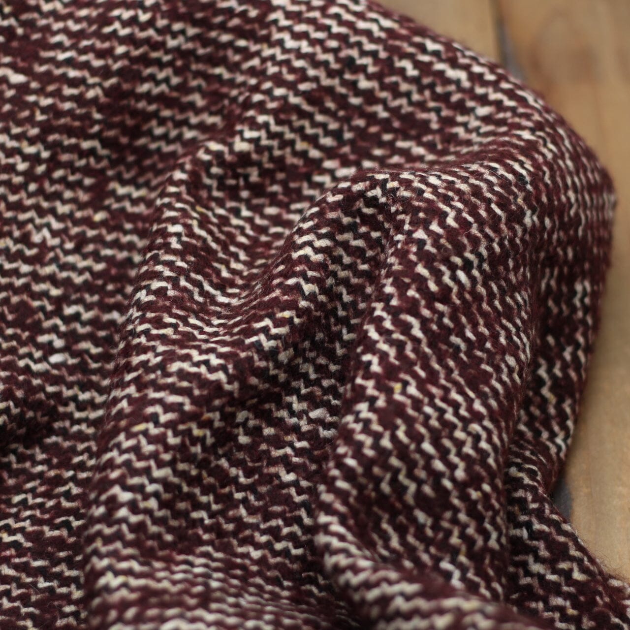 Tissu Laine Manteaux - Bordeaux foncé (Vendu x10cm) Tissus Sélection Gaspard & Léonie | Gaspard et Léonie Tissus en ligne et Mercerie à Toulouse