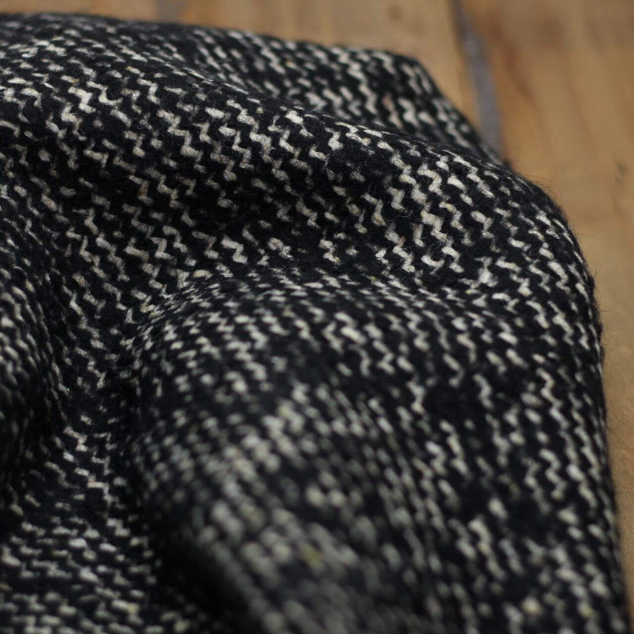 Tissu Laine Manteaux - Noir (Vendu x10cm) Tissus Sélection Gaspard & Léonie | Gaspard et Léonie Tissus en ligne et Mercerie à Toulouse