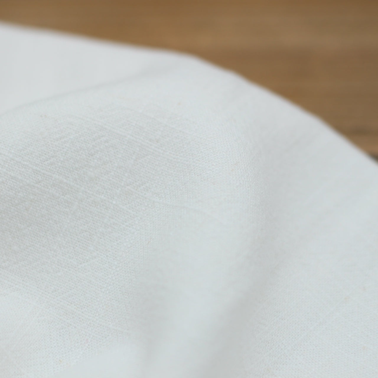 Tissu Lin Viscose Uni - Blanc (Vendu x10cm) Tissus Sélection Gaspard & Léonie | Gaspard et Léonie Tissus en ligne et Mercerie à Toulouse