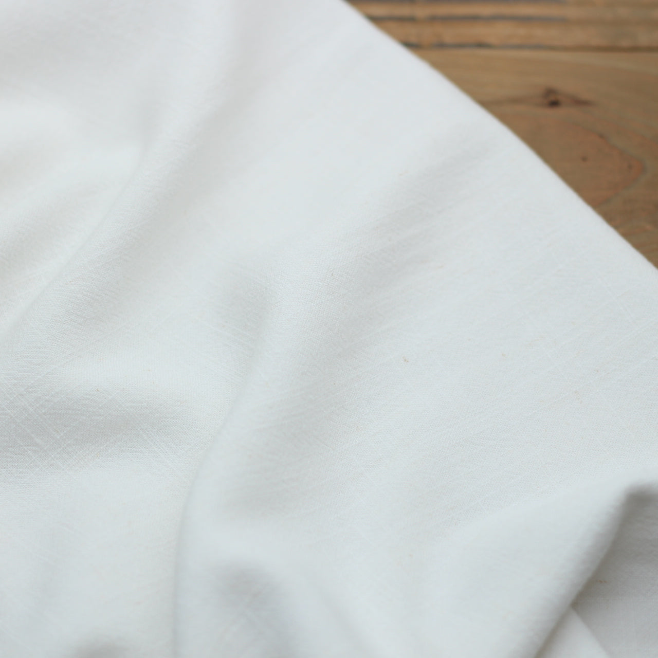 Tissu Lin Viscose Uni - Blanc (Vendu x10cm) Tissus Sélection Gaspard & Léonie | Gaspard et Léonie Tissus en ligne et Mercerie à Toulouse