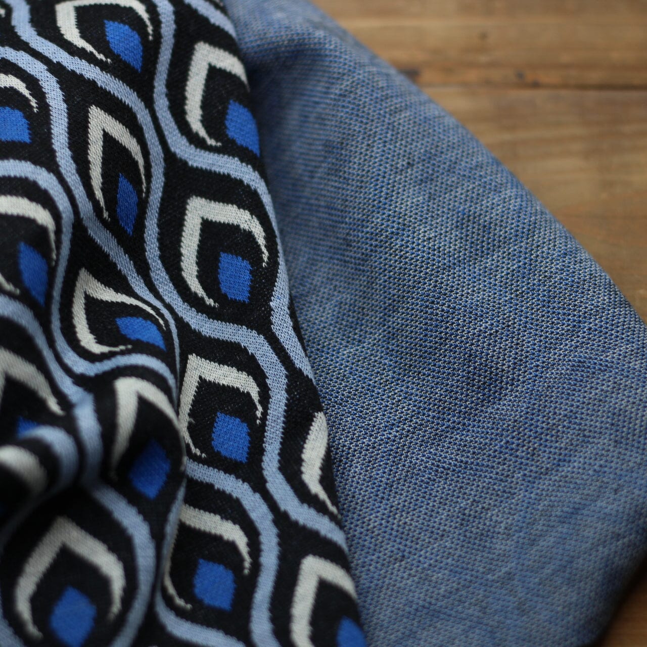 Tissu Maille Jacquard - PLUM - Bleu (Vendu x10cm) Tissus ALBSTOFFE | Gaspard et Léonie Tissus en ligne et Mercerie à Toulouse