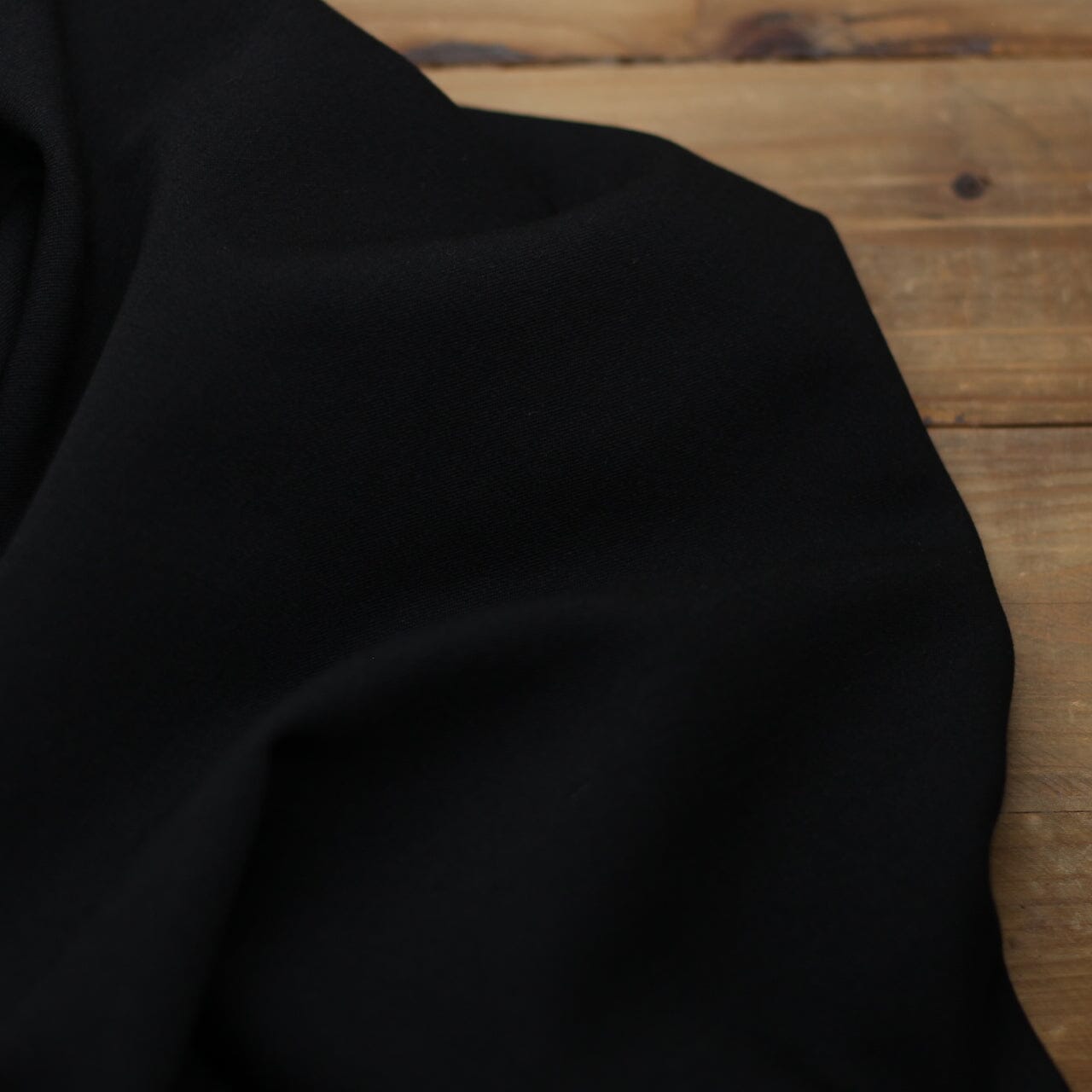 Tissu Twill Uni Stretch- Noir (Vendu x10cm) Tissus Sélection Gaspard & Léonie | Gaspard et Léonie Tissus en ligne et Mercerie à Toulouse