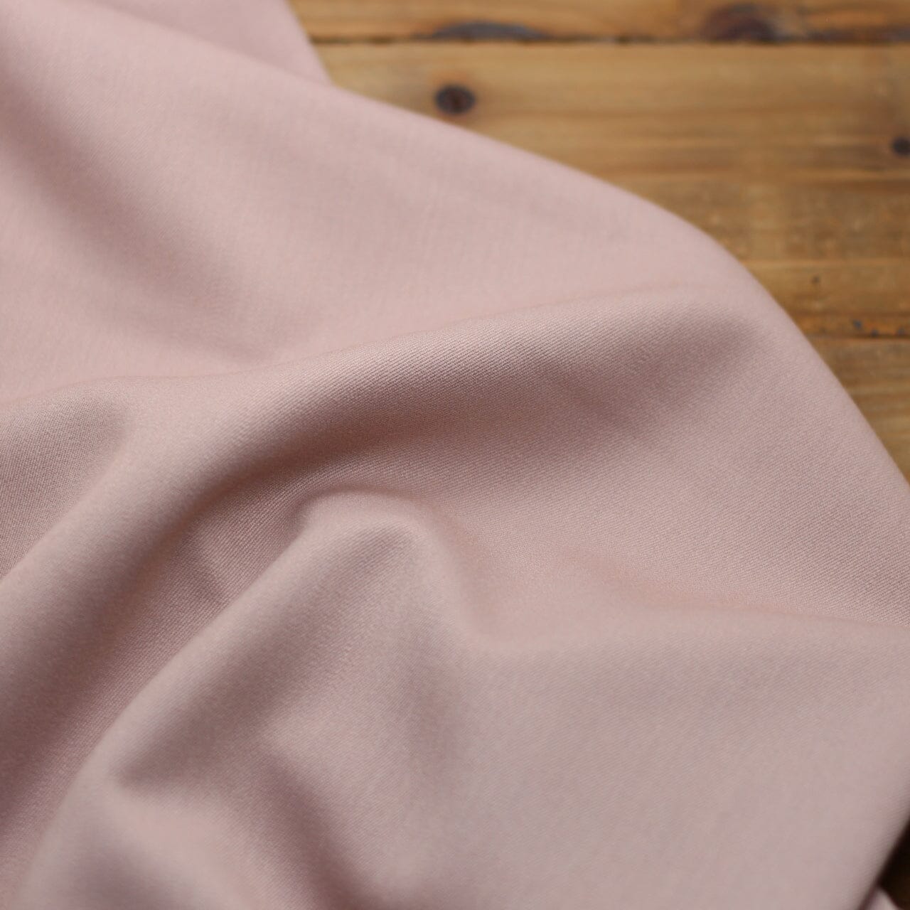 Tissu Twill Uni Stretch- Rose Nude (Vendu x10cm) Tissus Sélection Gaspard & Léonie | Gaspard et Léonie Tissus en ligne et Mercerie à Toulouse