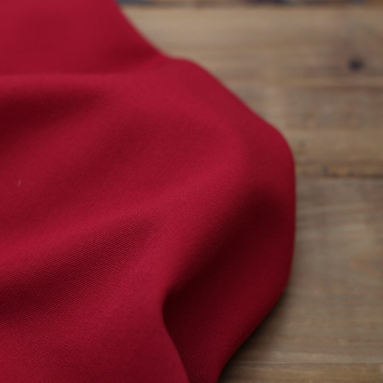 Tissu Twill Uni Stretch- Rouge bordeaux (Vendu x10cm) Tissus Sélection Gaspard & Léonie | Gaspard et Léonie Tissus en ligne et Mercerie à Toulouse