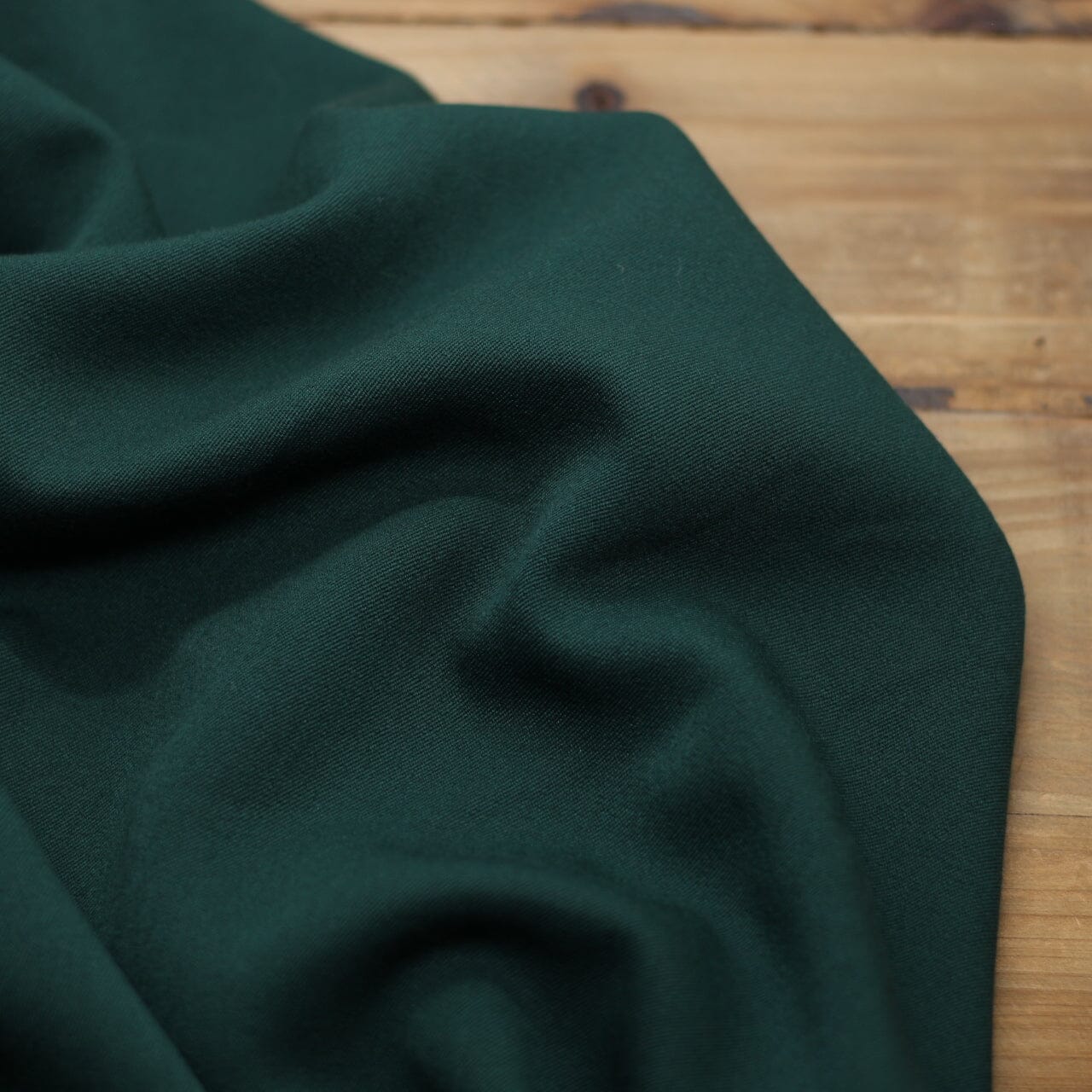 Tissu Twill Uni Stretch- Vert foret (Vendu x10cm) Tissus Sélection Gaspard & Léonie | Gaspard et Léonie Tissus en ligne et Mercerie à Toulouse