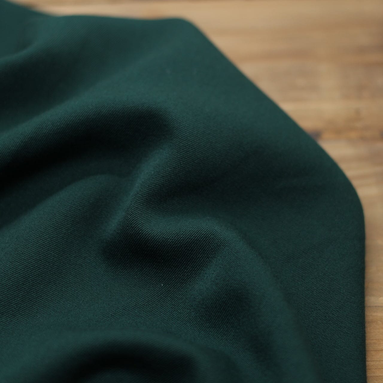 Tissu Twill Uni Stretch- Vert foret (Vendu x10cm) Tissus Sélection Gaspard & Léonie | Gaspard et Léonie Tissus en ligne et Mercerie à Toulouse