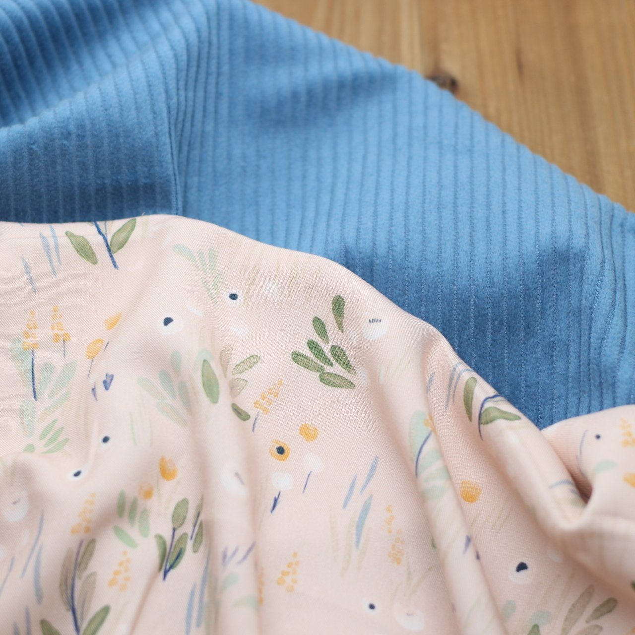 Tissu Velours Grosses côtes - Bleu (vendu x10cm) Tissus Sélection Gaspard & Léonie | Gaspard et Léonie Tissus Mercerie Toulouse