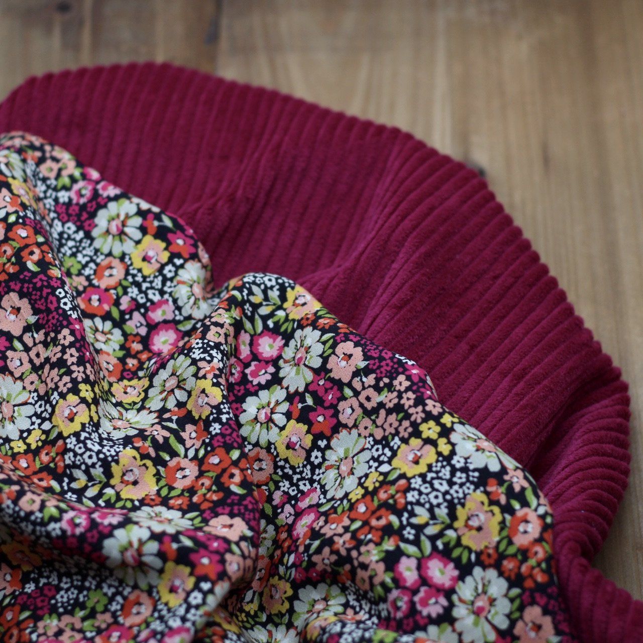 Tissu Velours Grosses côtes - Cerise (vendu x10cm) Tissus Sélection Gaspard & Léonie | Gaspard et Léonie Tissus Mercerie Toulouse