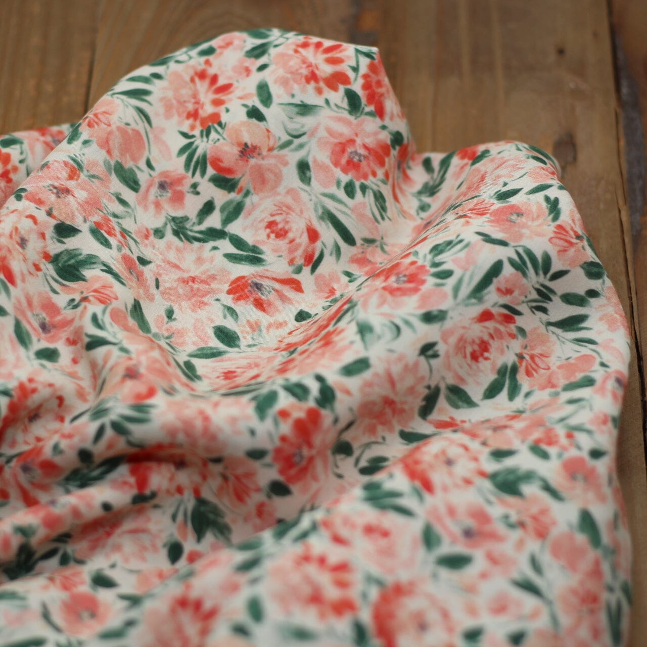 Tissu Viscose Fleurie - FANNY - Blanc cassé (Vendu x10cm) Tissus Sélection Gaspard & Léonie | Gaspard et Léonie Tissus en ligne et Mercerie à Toulouse