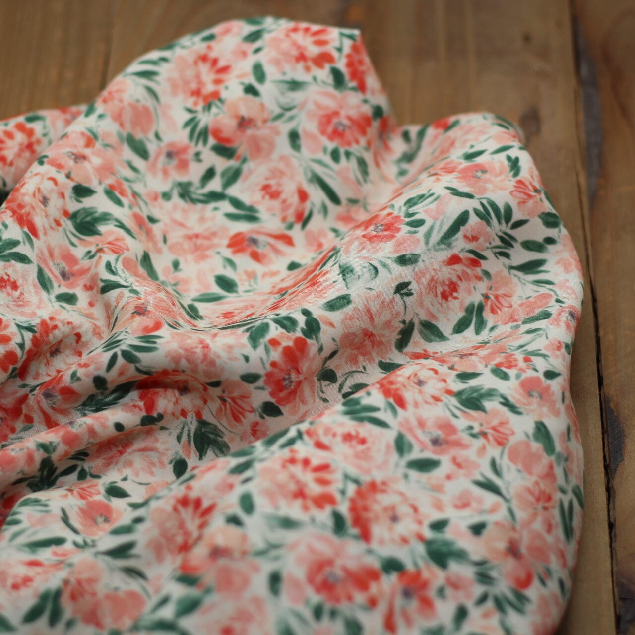 Tissu Viscose Fleurie - FANNY - Blanc cassé (Vendu x10cm) Tissus Sélection Gaspard & Léonie | Gaspard et Léonie Tissus en ligne et Mercerie à Toulouse