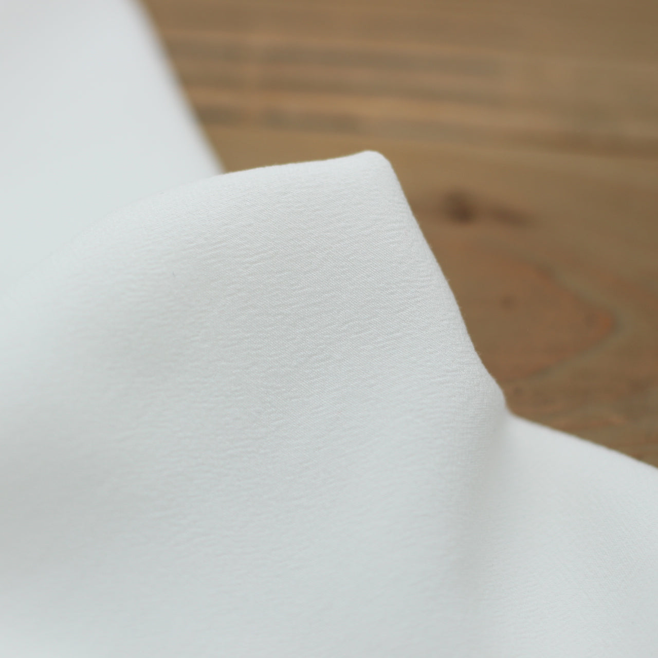 Tissu Viscose Unie - Blanc cassé (Vendu x10cm) Tissus Sélection Gaspard & Léonie | Gaspard et Léonie Tissus en ligne et Mercerie à Toulouse