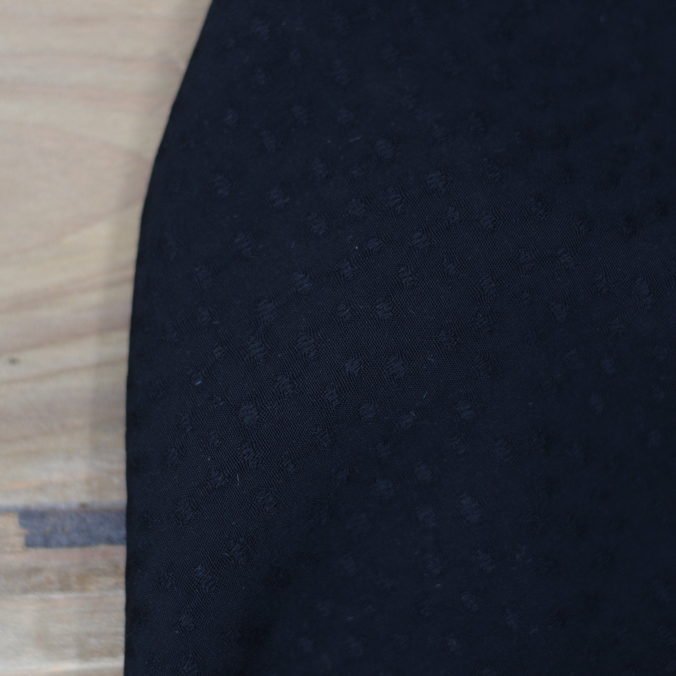 Tissu Viscose Unie Dobby - Noir (Vendu x10cm) Tissus Sélection Gaspard & Léonie | Gaspard et Léonie Tissus Mercerie Toulouse