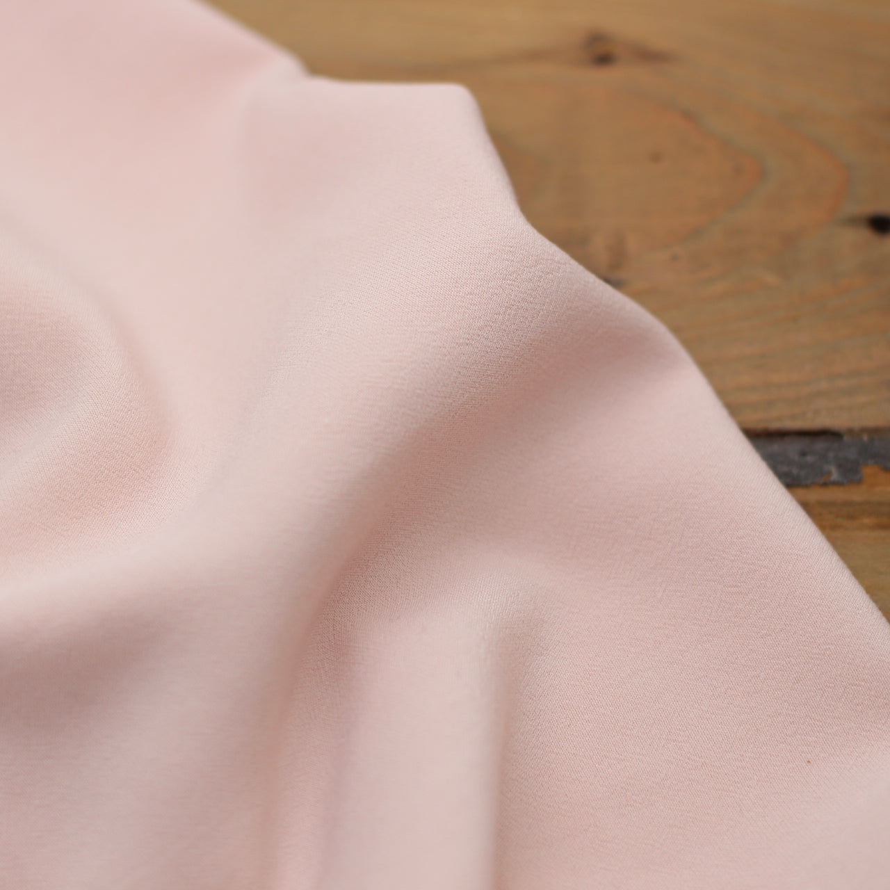 Tissu Viscose Unie - Rose tendre (Vendu x10cm) Tissus Sélection Gaspard & Léonie | Gaspard et Léonie Tissus en ligne et Mercerie à Toulouse