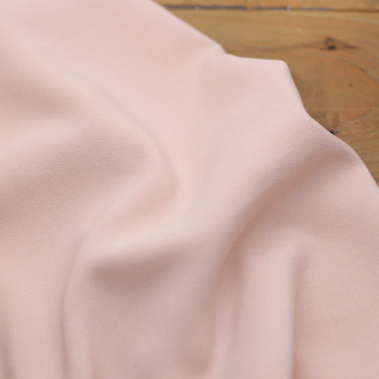 Tissu Viscose Unie - Rose tendre (Vendu x10cm) Tissus Sélection Gaspard & Léonie | Gaspard et Léonie Tissus en ligne et Mercerie à Toulouse