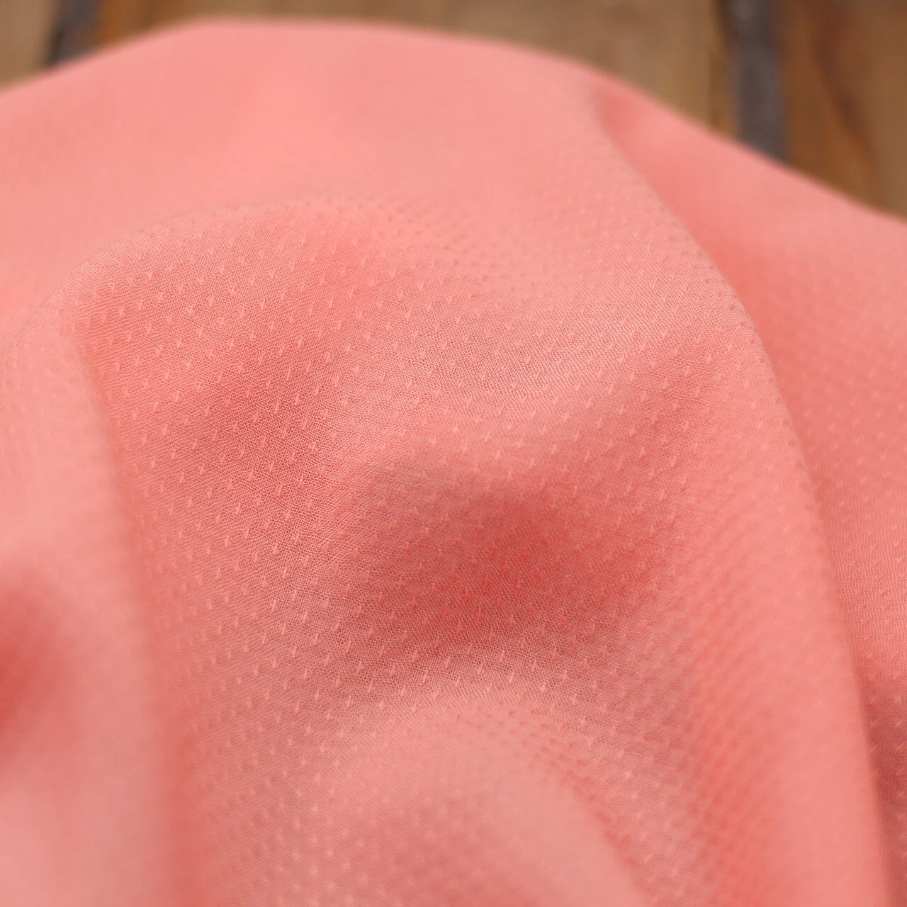 Tissu Voile de viscose Unie Dobby - SERENA Corail (Vendu x10cm) Tissus Sélection Gaspard & Léonie | Gaspard et Léonie Tissus en ligne et Mercerie à Toulouse