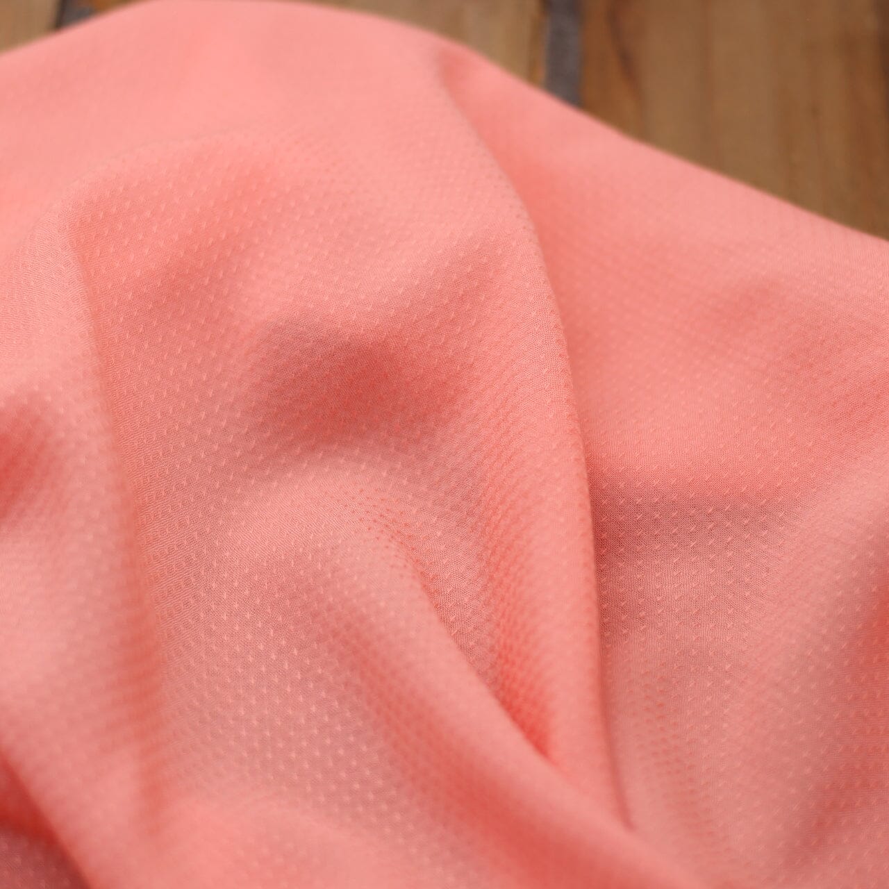 Tissu Voile de viscose Unie Dobby - SERENA Corail (Vendu x10cm) Tissus Sélection Gaspard & Léonie | Gaspard et Léonie Tissus en ligne et Mercerie à Toulouse
