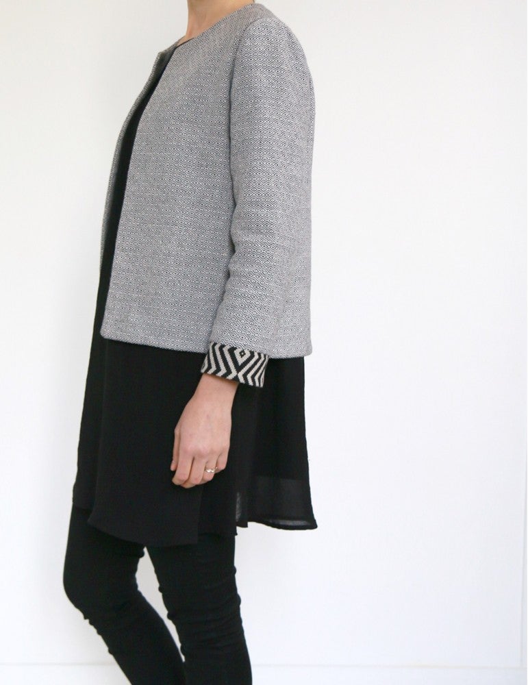 Veste femme CLAUDIE Patron de couture pochette - Atelier SCÄMMIT Patron de couture ATELIER SCÄMMIT | Gaspard et Léonie Tissus en ligne et Mercerie à Toulouse