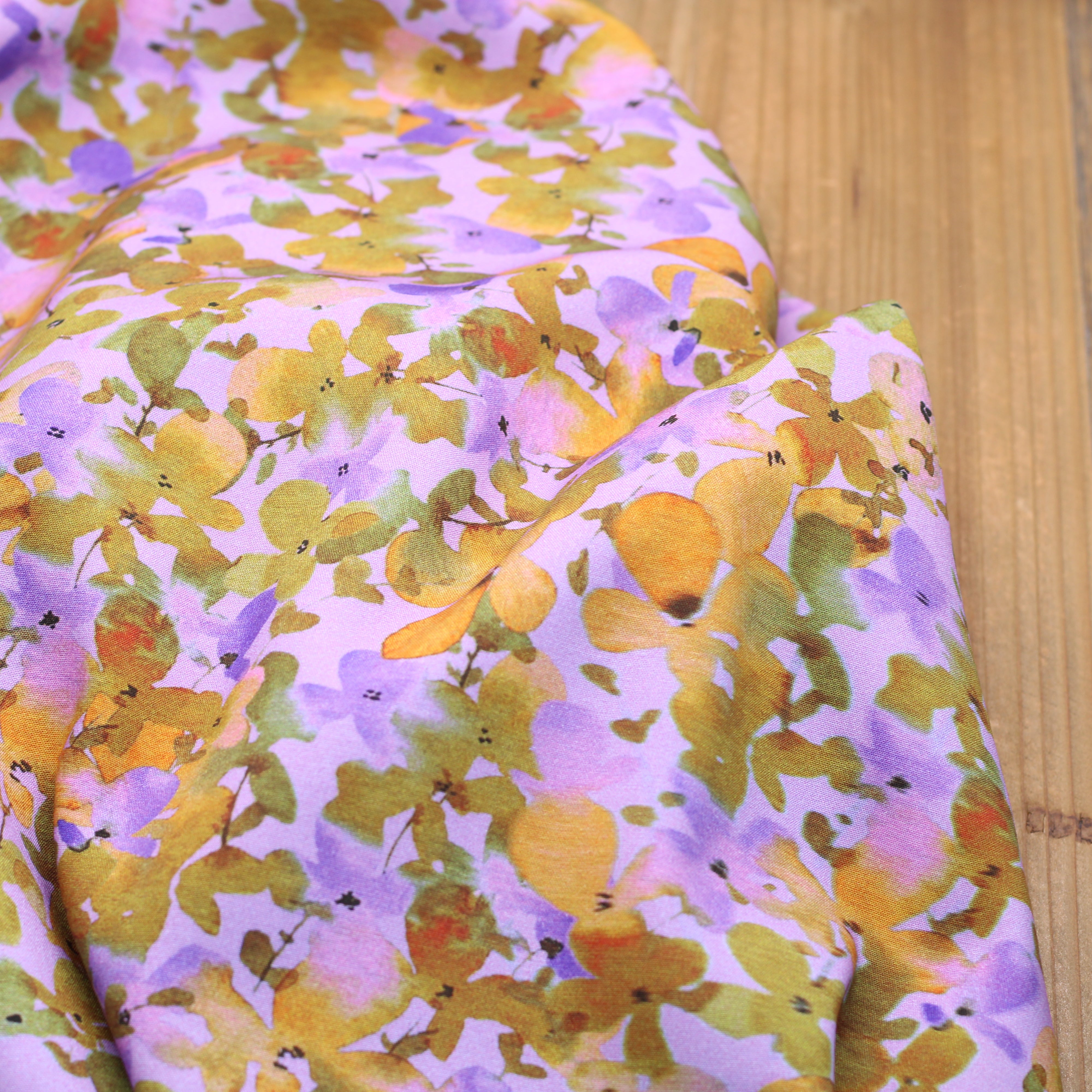 Tissu Viscose Stretch fleuri - Mauve (Vendu x10cm)
