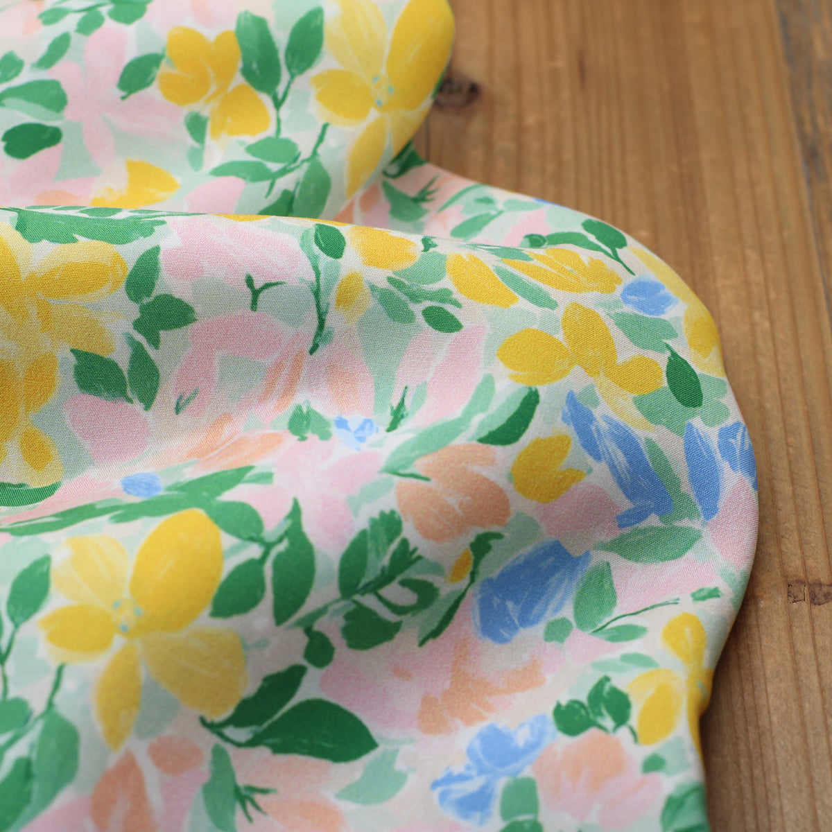 Tissu Viscose fleurie - LOULA - Vert (vendu x10cm)