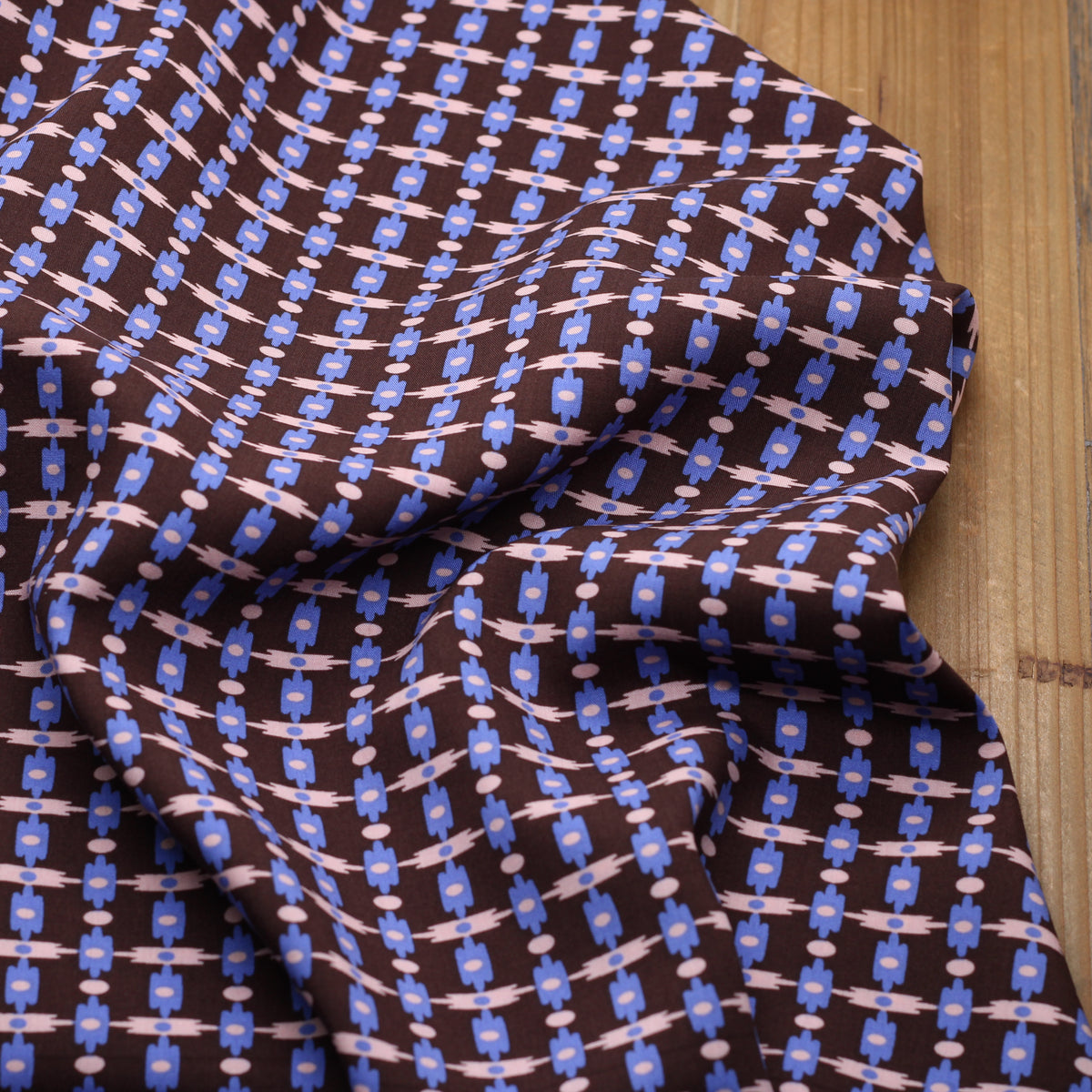Tissu Viscose - GEOMERIC - Marron Chocolat (vendu x10cm)