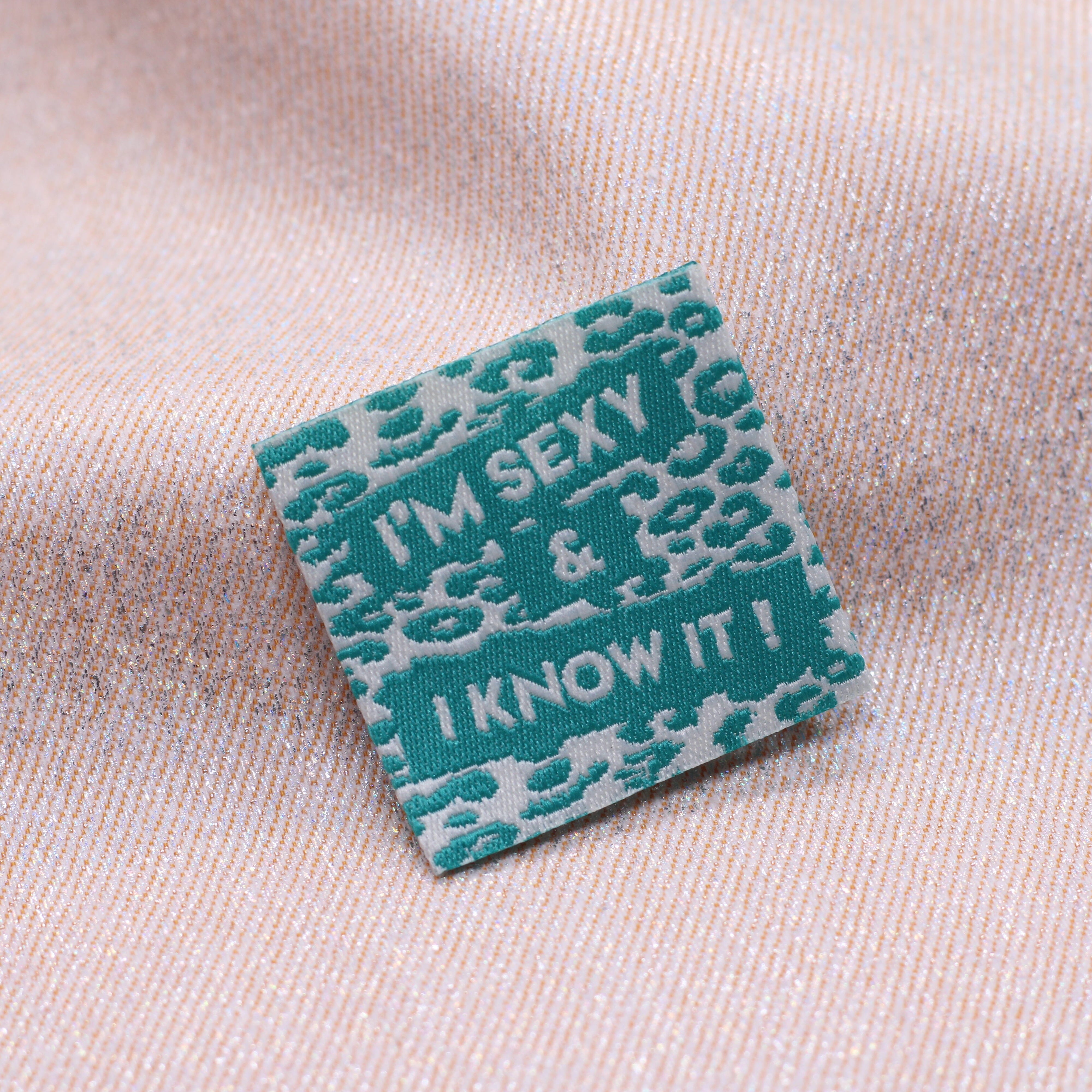 Etiquette tissée - "I'M SEXY & I KNOW IT" - BOHIN Etiquettes à coudre Bohin | Gaspard et Léonie Tissus en ligne et Mercerie à Toulouse