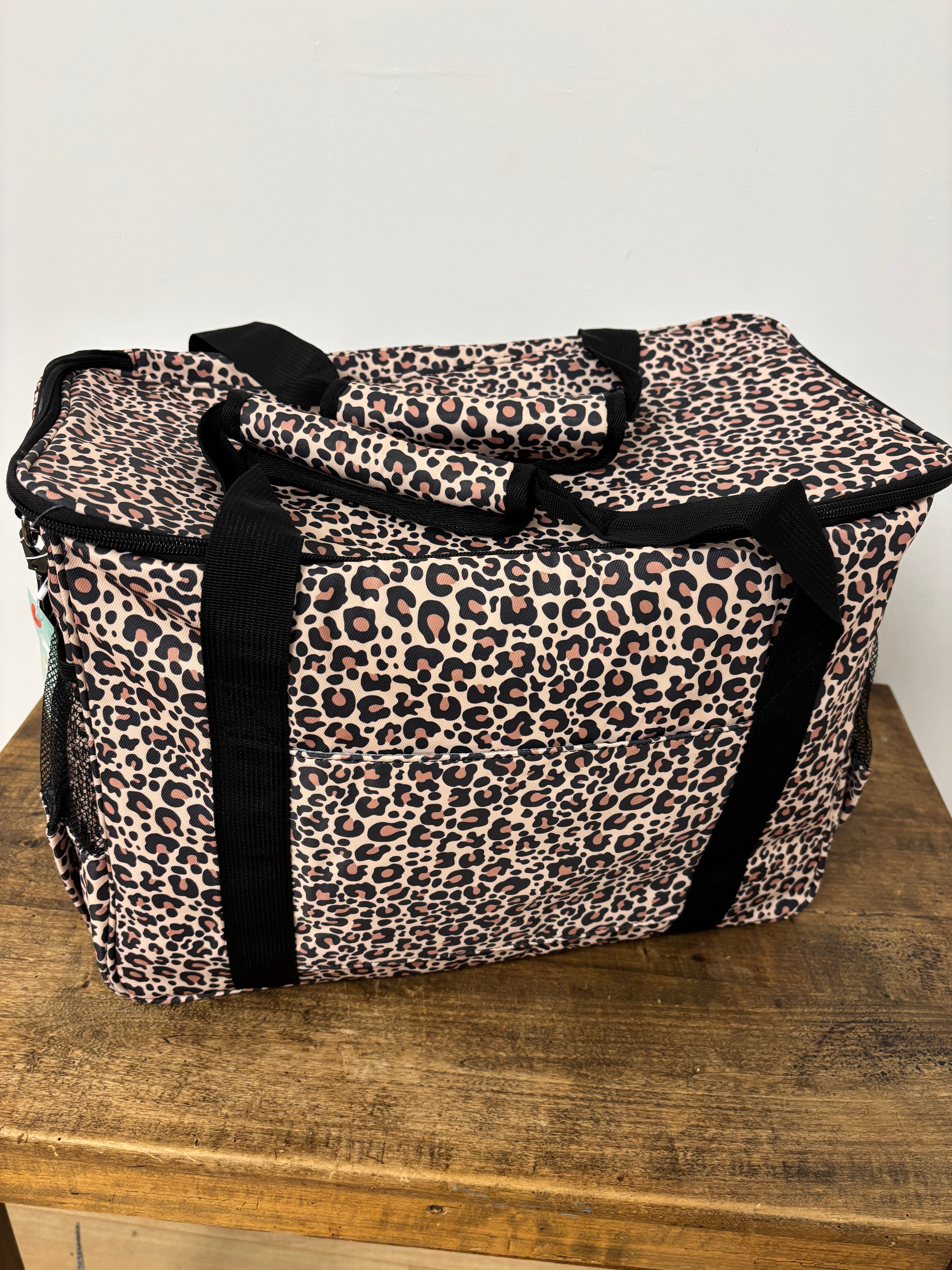 Sac de transport / rangement pour machine à coudre - LEOPARD Machine à coudre Sélection Gaspard et Léonie | Gaspard et Léonie Tissus en ligne et Mercerie à Toulouse