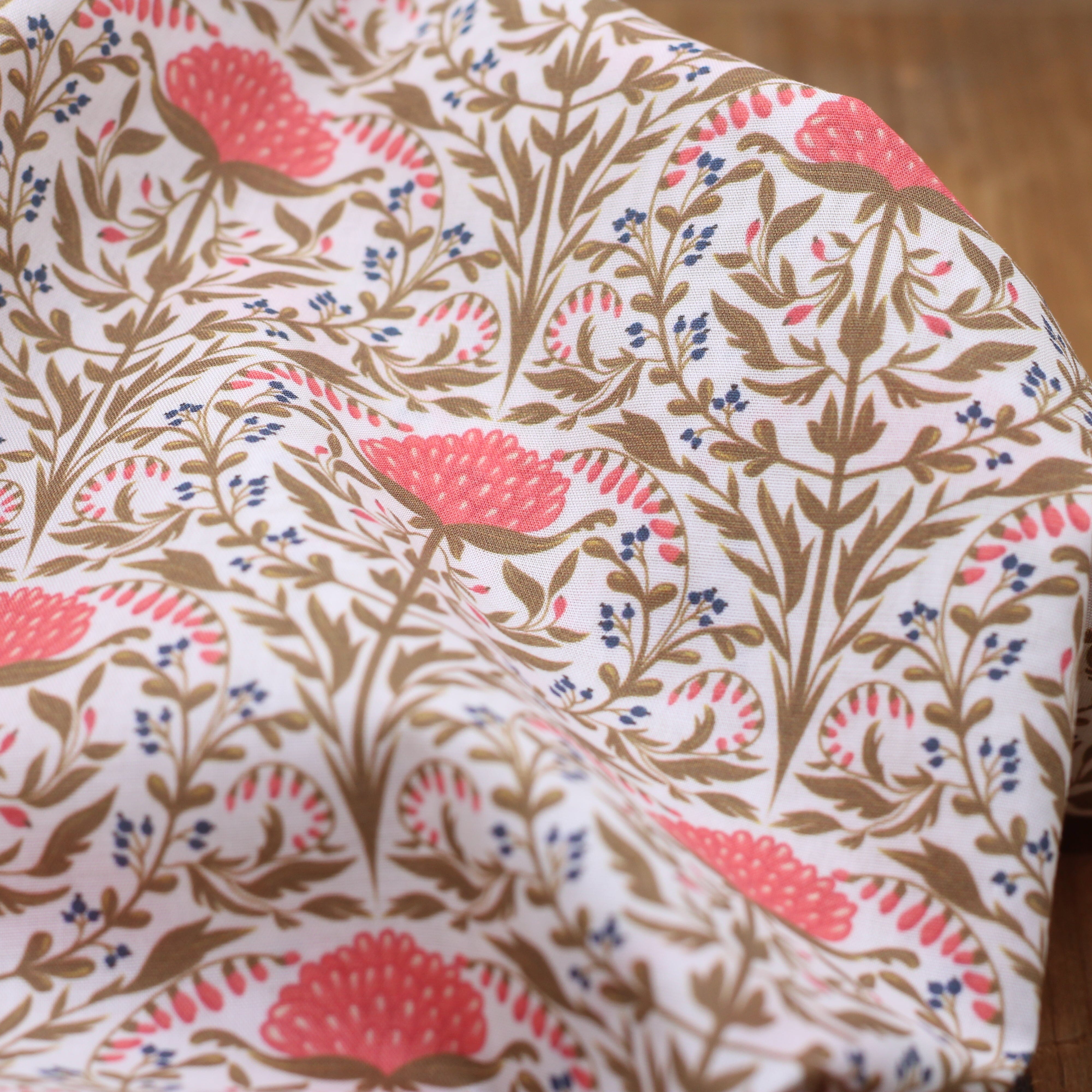 Tissu batiste de coton - DELHI - Rose / Bleu (vendu x10cm) Tissus Sélection Gaspard & Léonie | Gaspard et Léonie Tissus en ligne et Mercerie à Toulouse