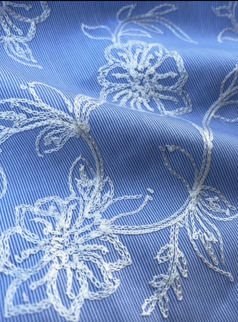 Tissu Coton à fines rayures et broderies florales- CARLA (Vendu x10cm) Tissus MY DRESS MADE | Gaspard et Léonie Tissus en ligne et Mercerie à Toulouse