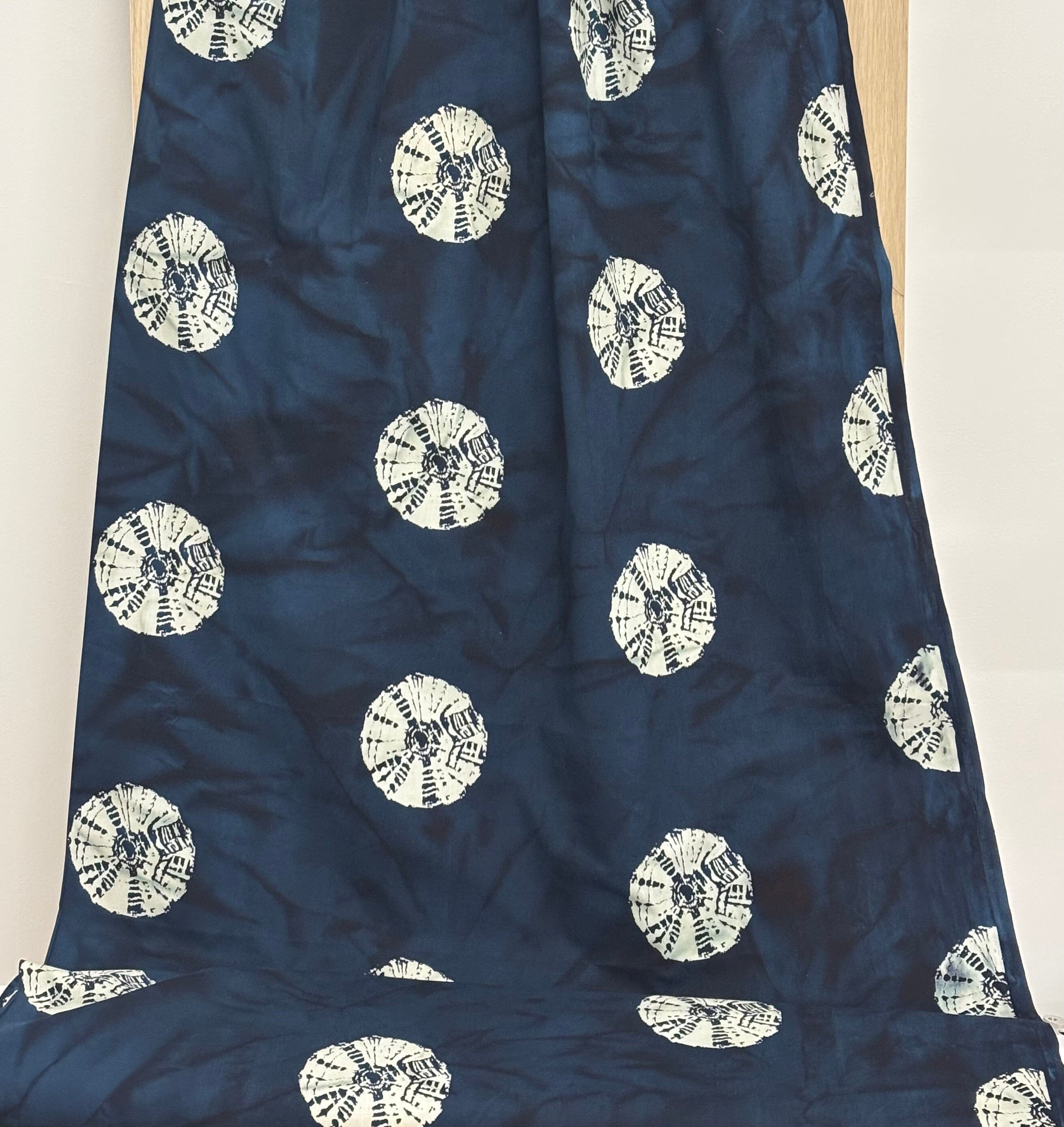 Tissu Coton Batik #18 - Marine (Vendu x10cm) Tissus Sélection Gaspard & Léonie | Gaspard et Léonie Tissus en ligne et Mercerie à Toulouse