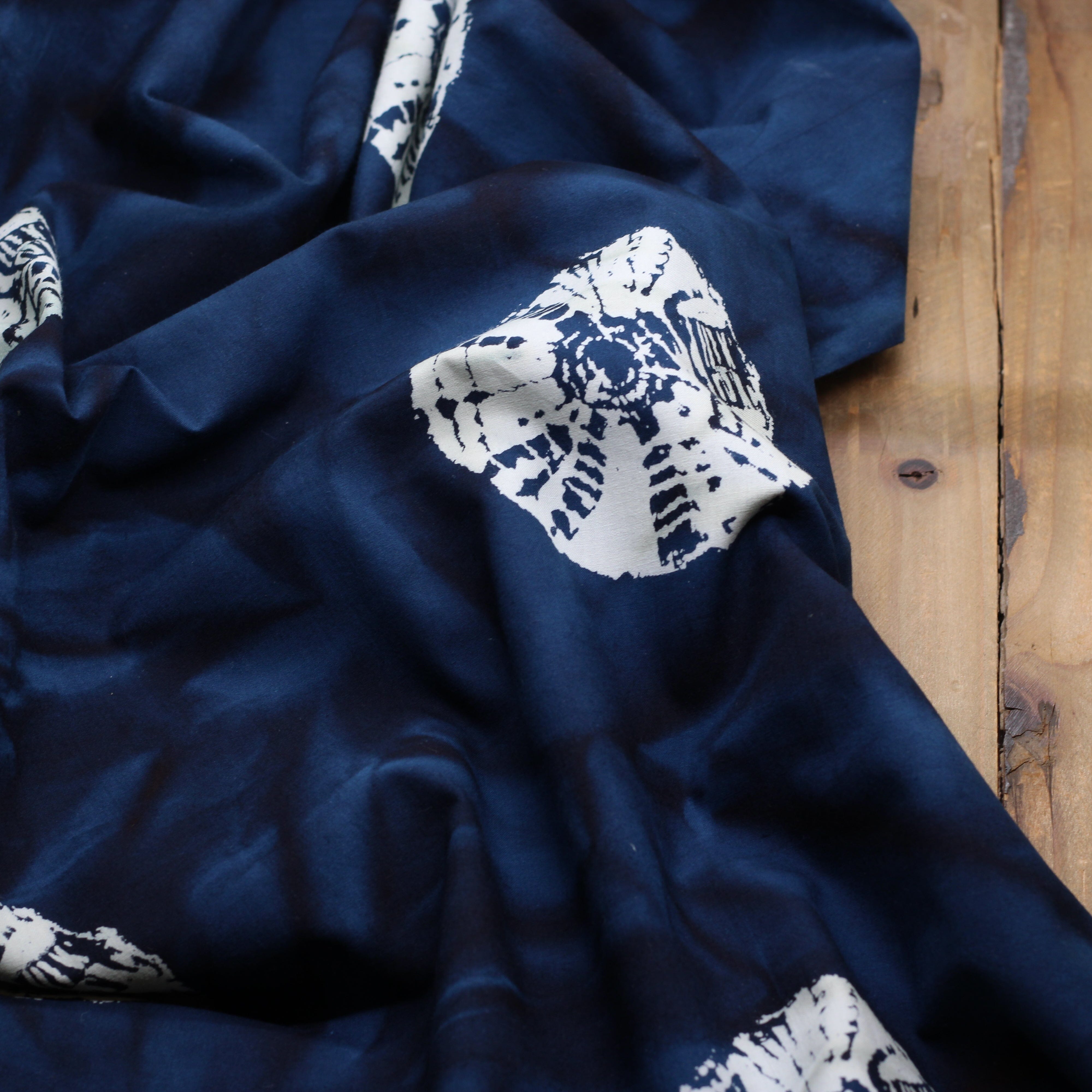 Tissu Coton Batik #18 - Marine (Vendu x10cm) Tissus Sélection Gaspard & Léonie | Gaspard et Léonie Tissus en ligne et Mercerie à Toulouse