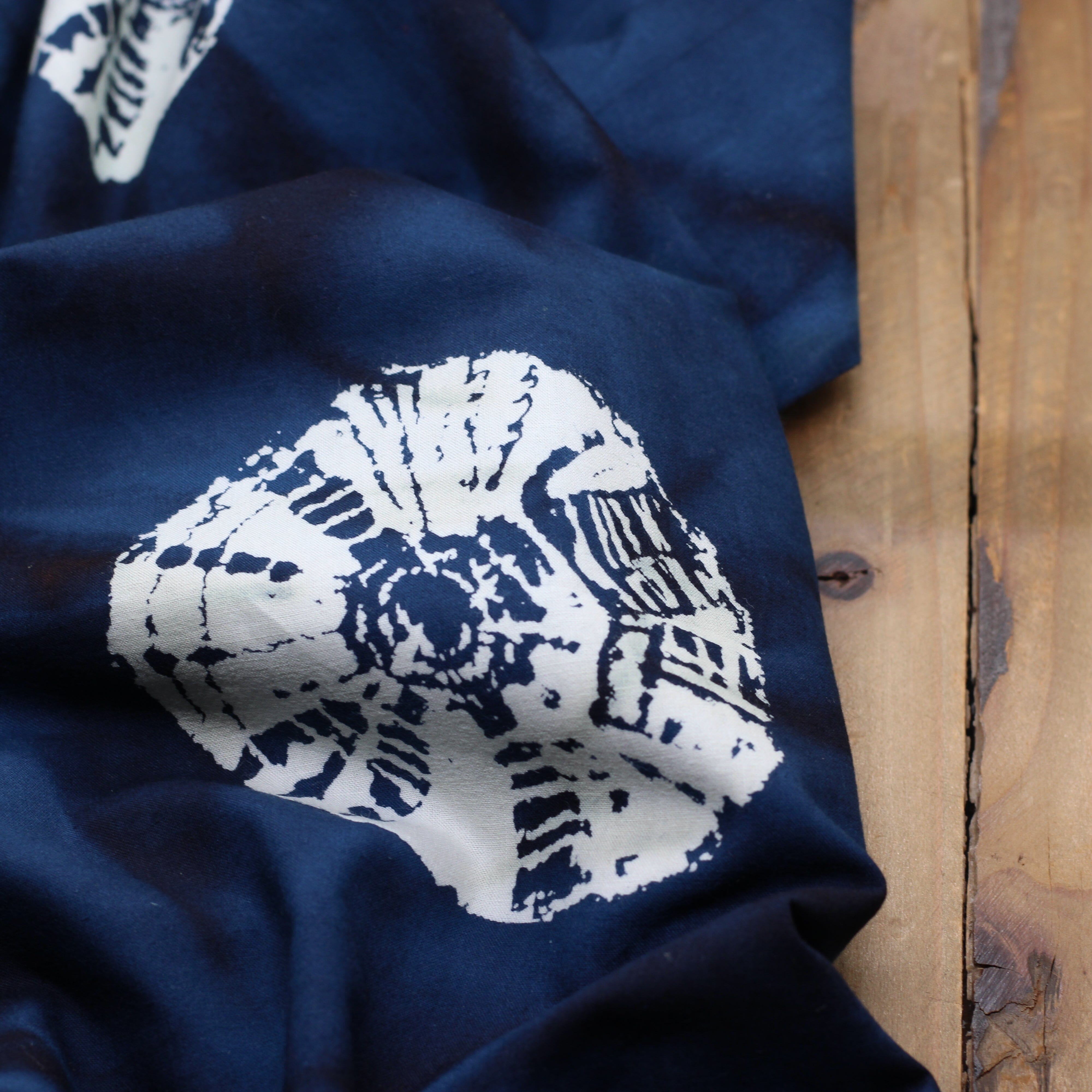 Tissu Coton Batik #18 - Marine (Vendu x10cm) Tissus Sélection Gaspard & Léonie | Gaspard et Léonie Tissus en ligne et Mercerie à Toulouse