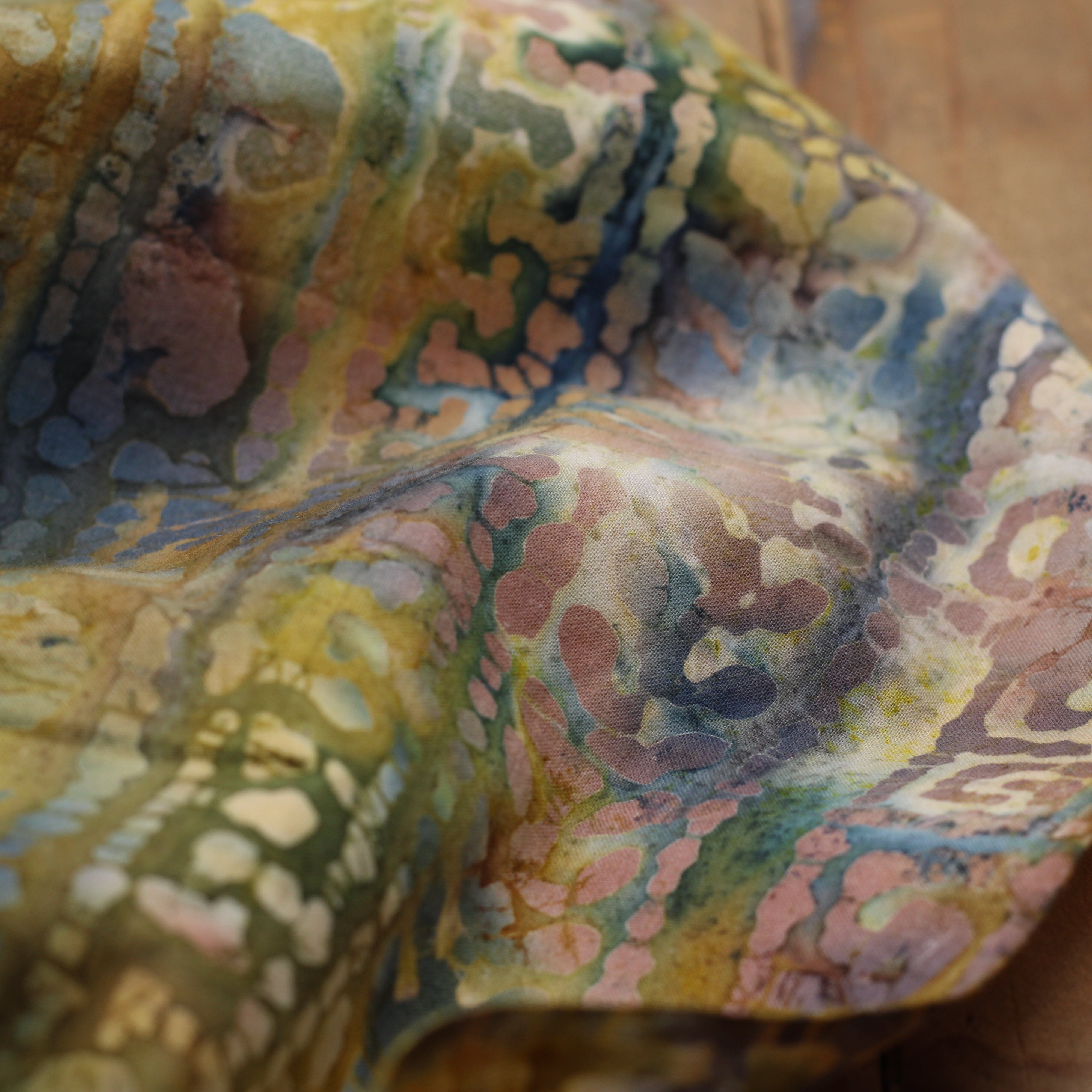 Tissu Coton Batik #19 - Vert (Vendu x10cm Tissus Sélection Gaspard & Léonie | Gaspard et Léonie Tissus en ligne et Mercerie à Toulouse