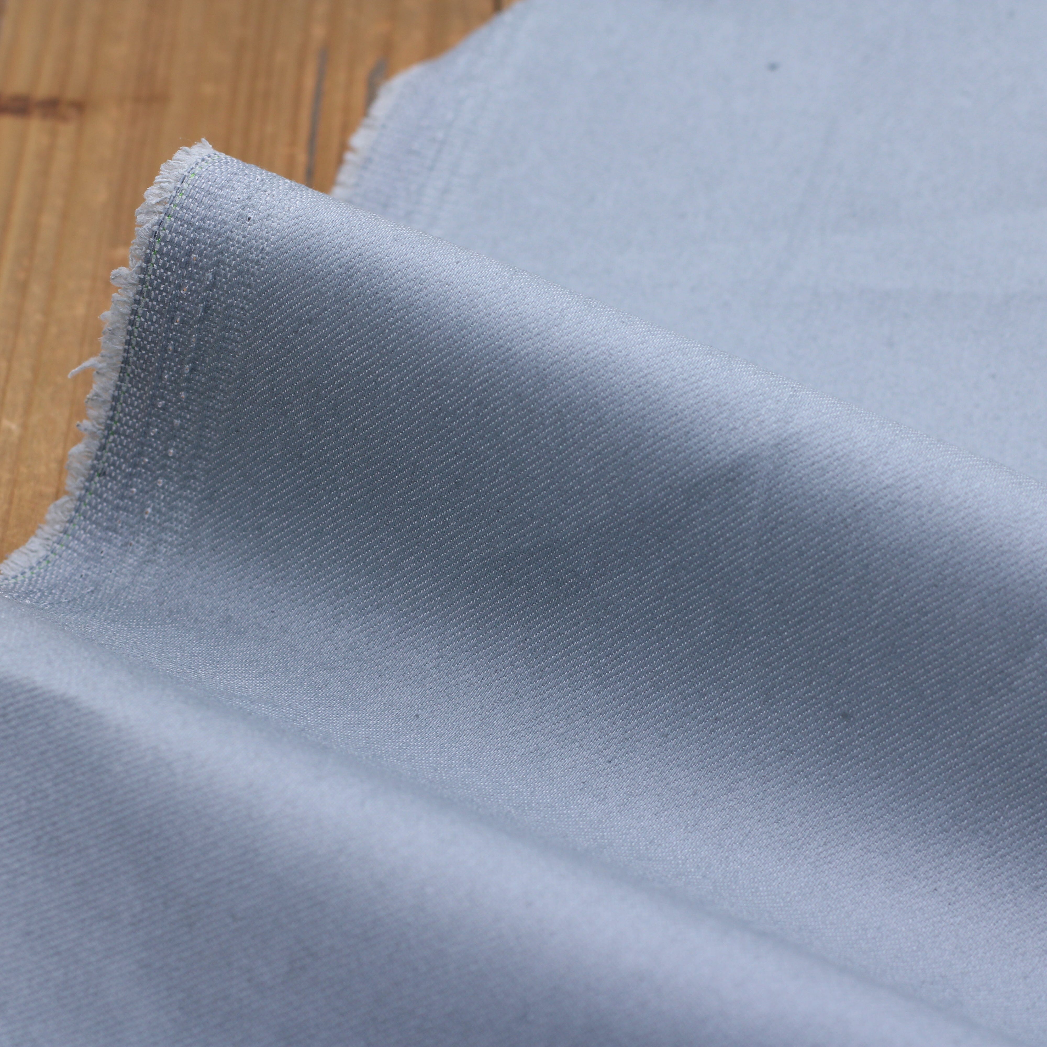 Tissu coton denim Stretch 9 Oz - Gris clair (Vendu x10cm) Tissus Sélection Gaspard & Léonie | Gaspard et Léonie Tissus en ligne et Mercerie à Toulouse