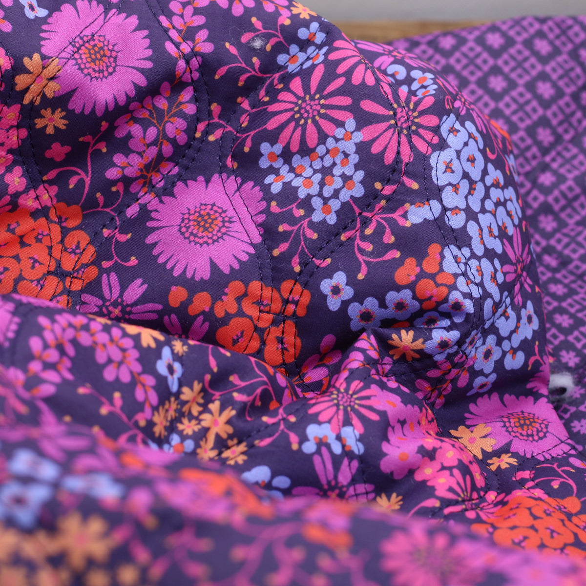 Tissu coton Matelassé - LIBERTY FLOWERS - Violet (Vendu x10cm) Tissus Sélection Gaspard & Léonie | Gaspard et Léonie Tissus en ligne et Mercerie à Toulouse