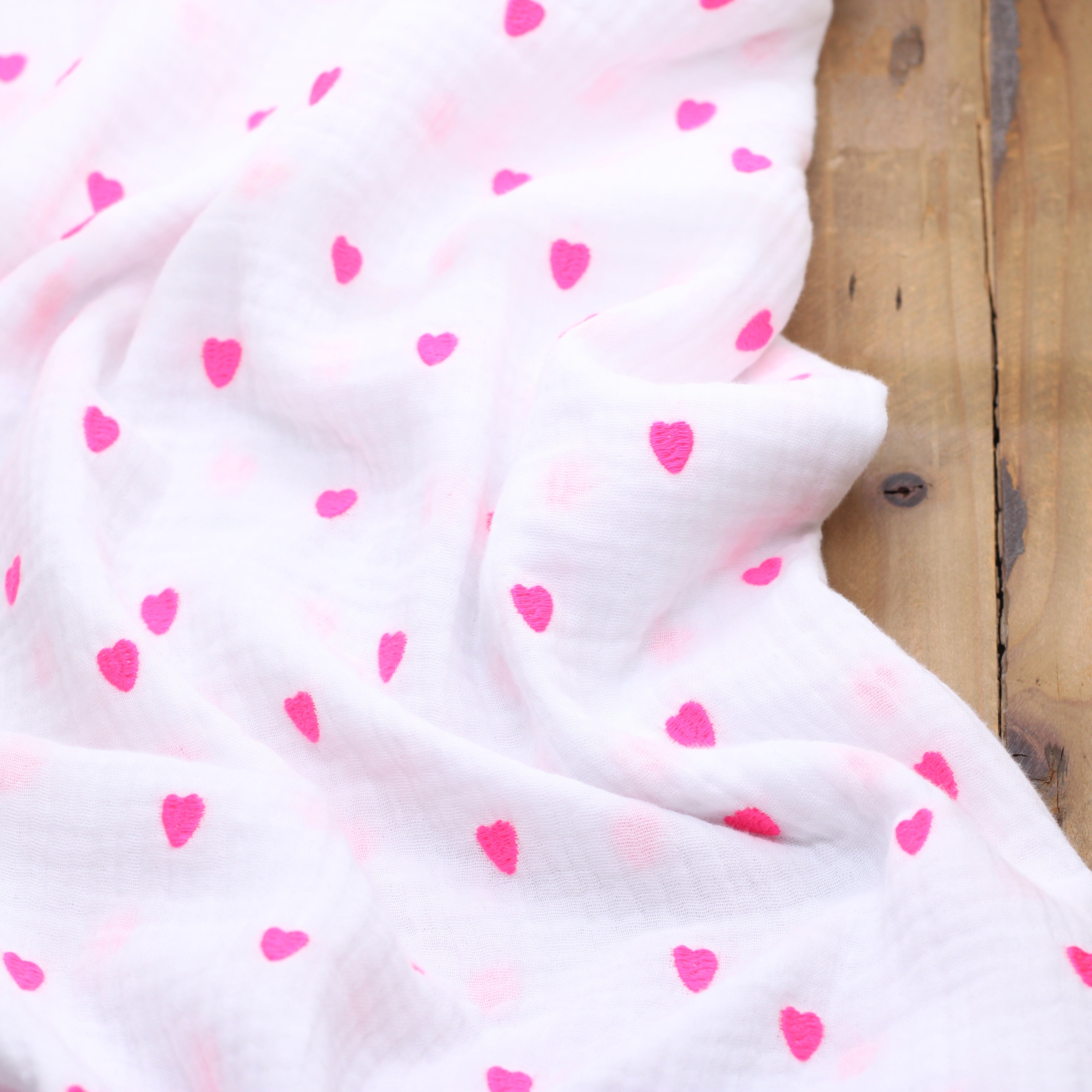 Tissu double Gaze de coton brodé COEURS FLUO ROSE - Blanc (Vendu x10cm) Tissus Sélection Gaspard & Léonie | Gaspard et Léonie Tissus en ligne et Mercerie à Toulouse