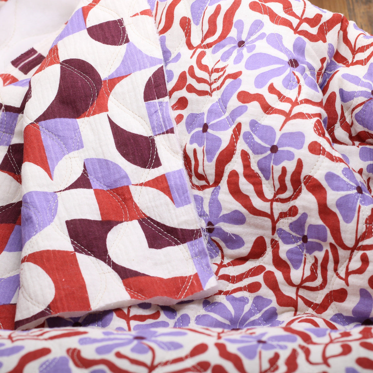 Tissu Double gaze de coton Matelassé WAVE FLOWERS -Mauve/Cuivré (Vendu x10cm) Tissus Sélection Gaspard & Léonie | Gaspard et Léonie Tissus en ligne et Mercerie à Toulouse