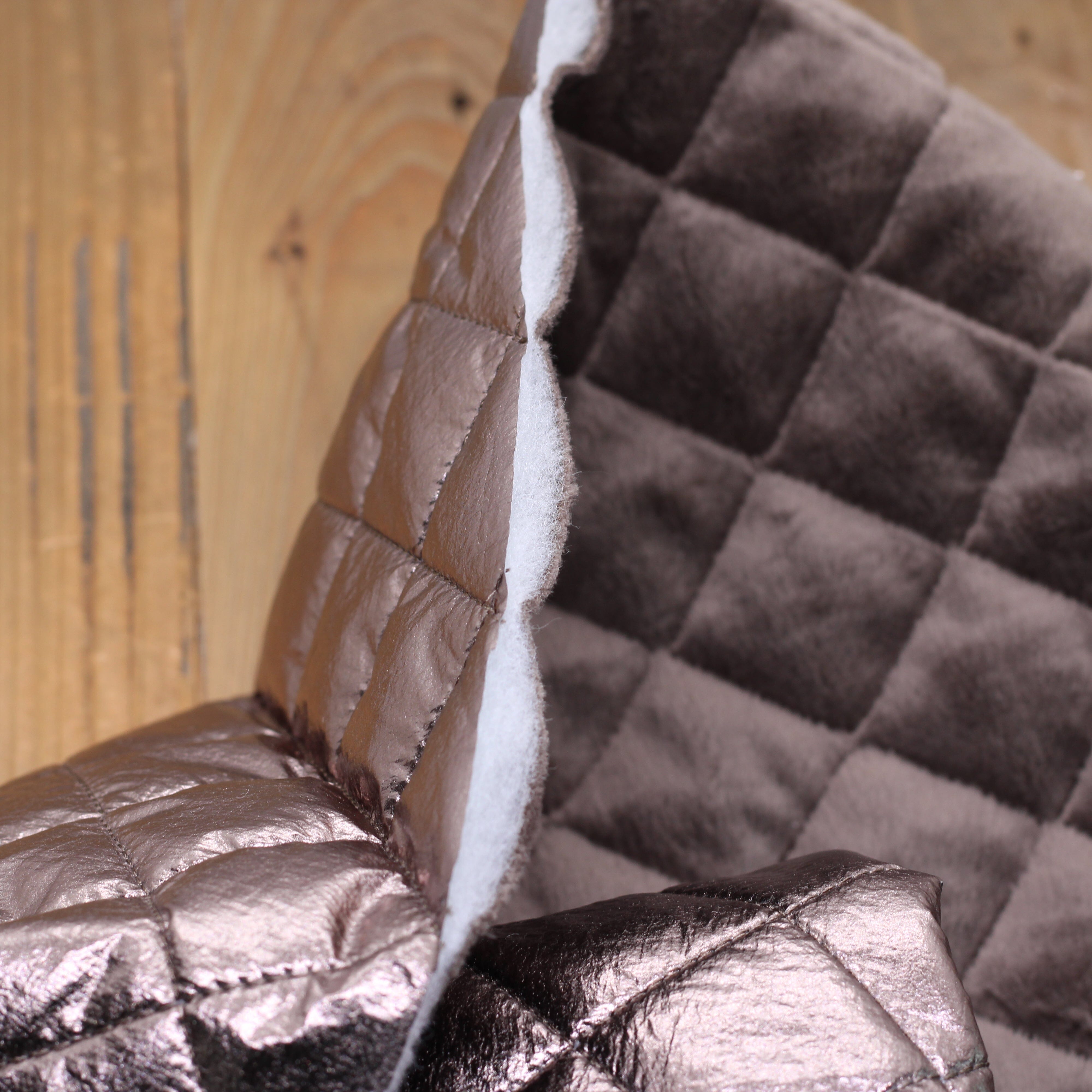 Tissu Doudoune Matelassé doublé fausse fourrure - Bronze (Vendu x10cm) Tissus Sélection Gaspard & Léonie | Gaspard et Léonie Tissus en ligne et Mercerie à Toulouse