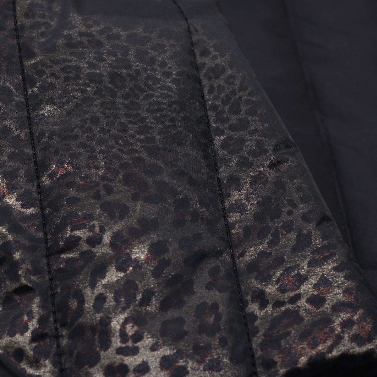 Tissu Doudoune Matelassé doublé LEOPARD irisé or- Marron (Vendu x10cm) Tissus Sélection Gaspard & Léonie | Gaspard et Léonie Tissus en ligne et Mercerie à Toulouse